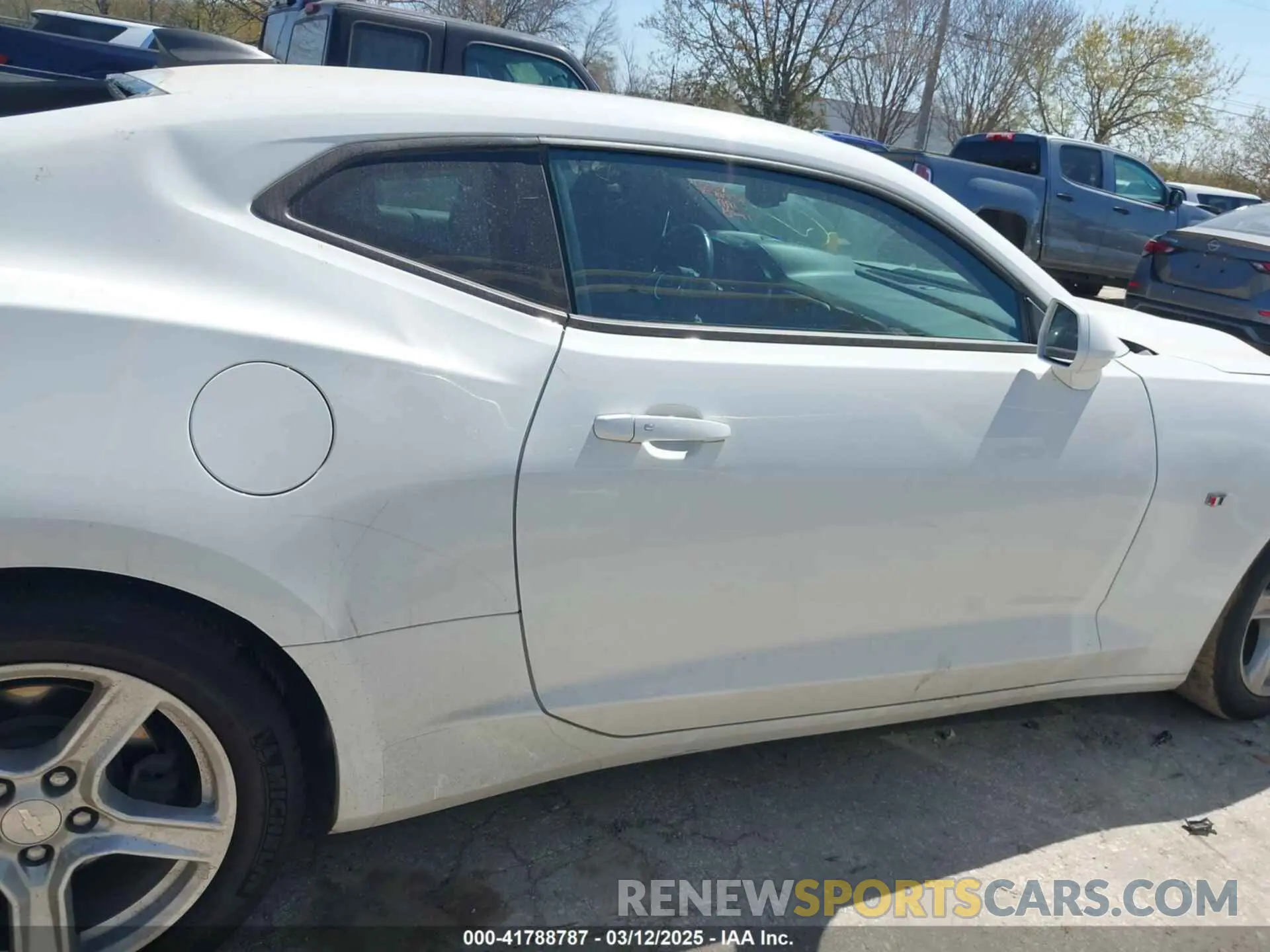 13 Photograph of a damaged car 1G1FB1RX4N0109913 CHEVROLET CAMARO 2022