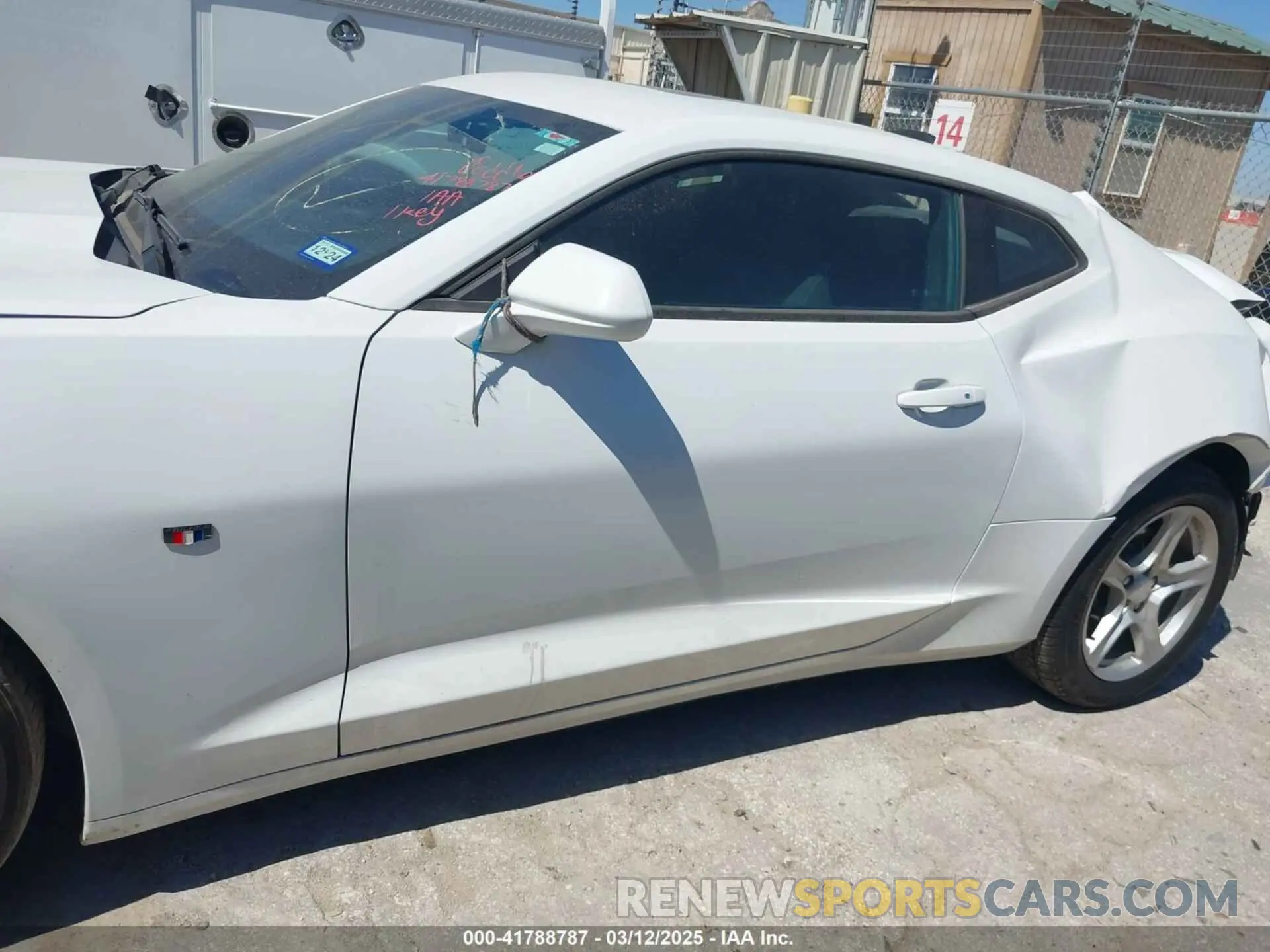 14 Photograph of a damaged car 1G1FB1RX4N0109913 CHEVROLET CAMARO 2022