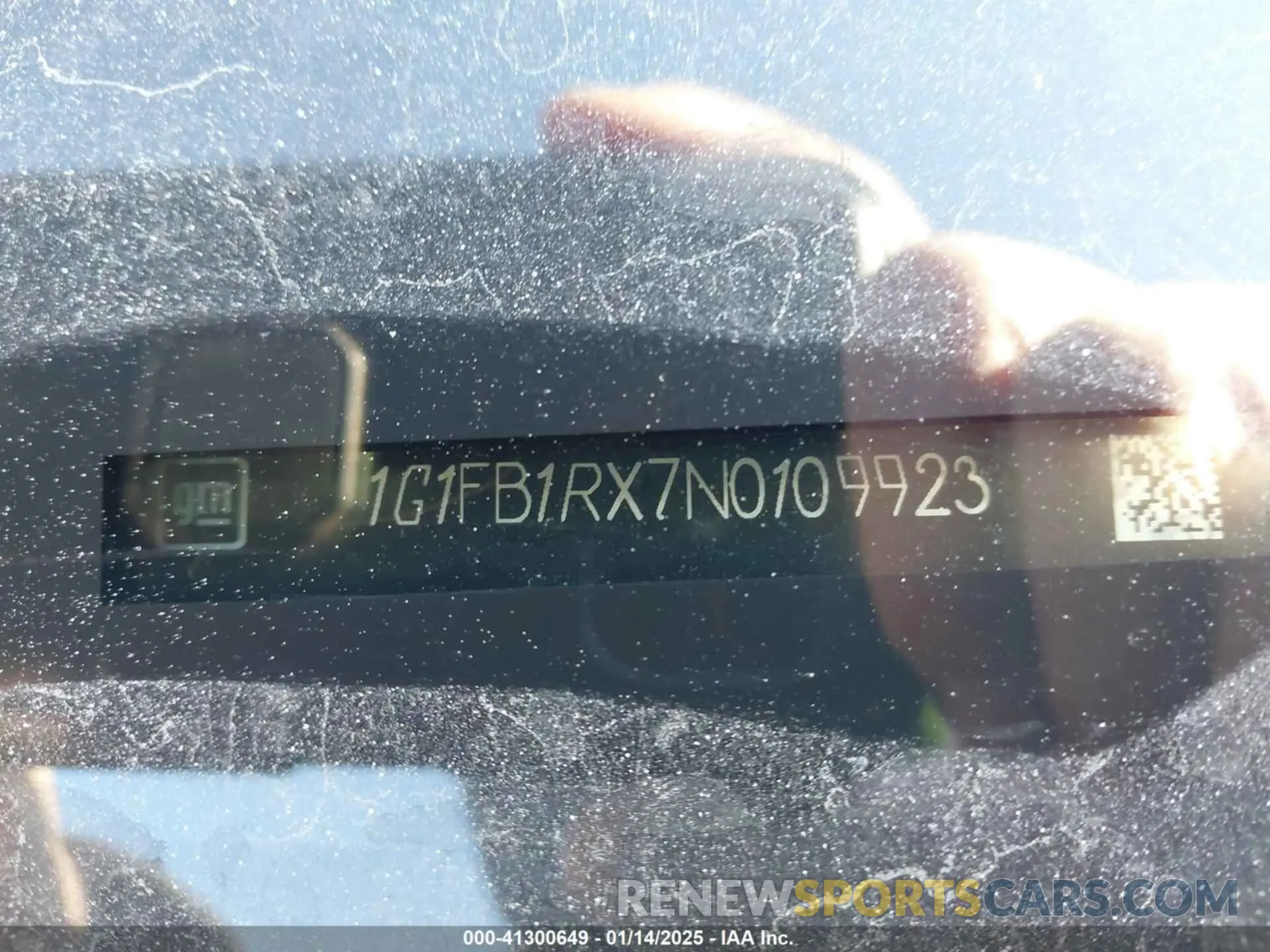 17 Photograph of a damaged car 1G1FB1RX7N0109923 CHEVROLET CAMARO 2022