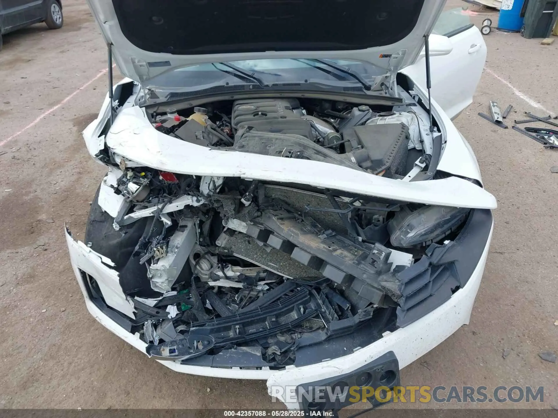 10 Photograph of a damaged car 1G1FB1RX8N0118727 CHEVROLET CAMARO 2022