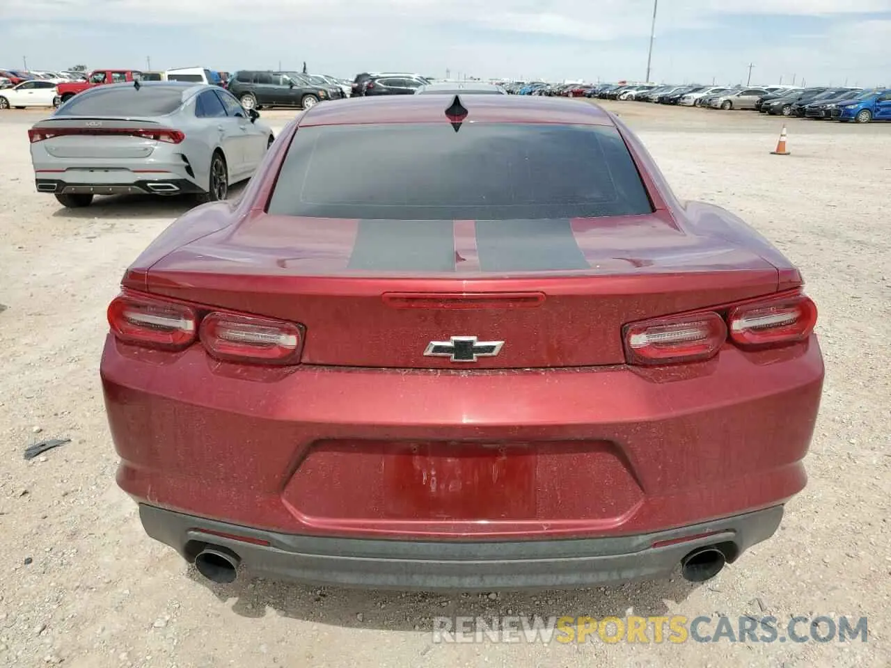 6 Photograph of a damaged car 1G1FB1RX9N0120972 CHEVROLET CAMARO 2022
