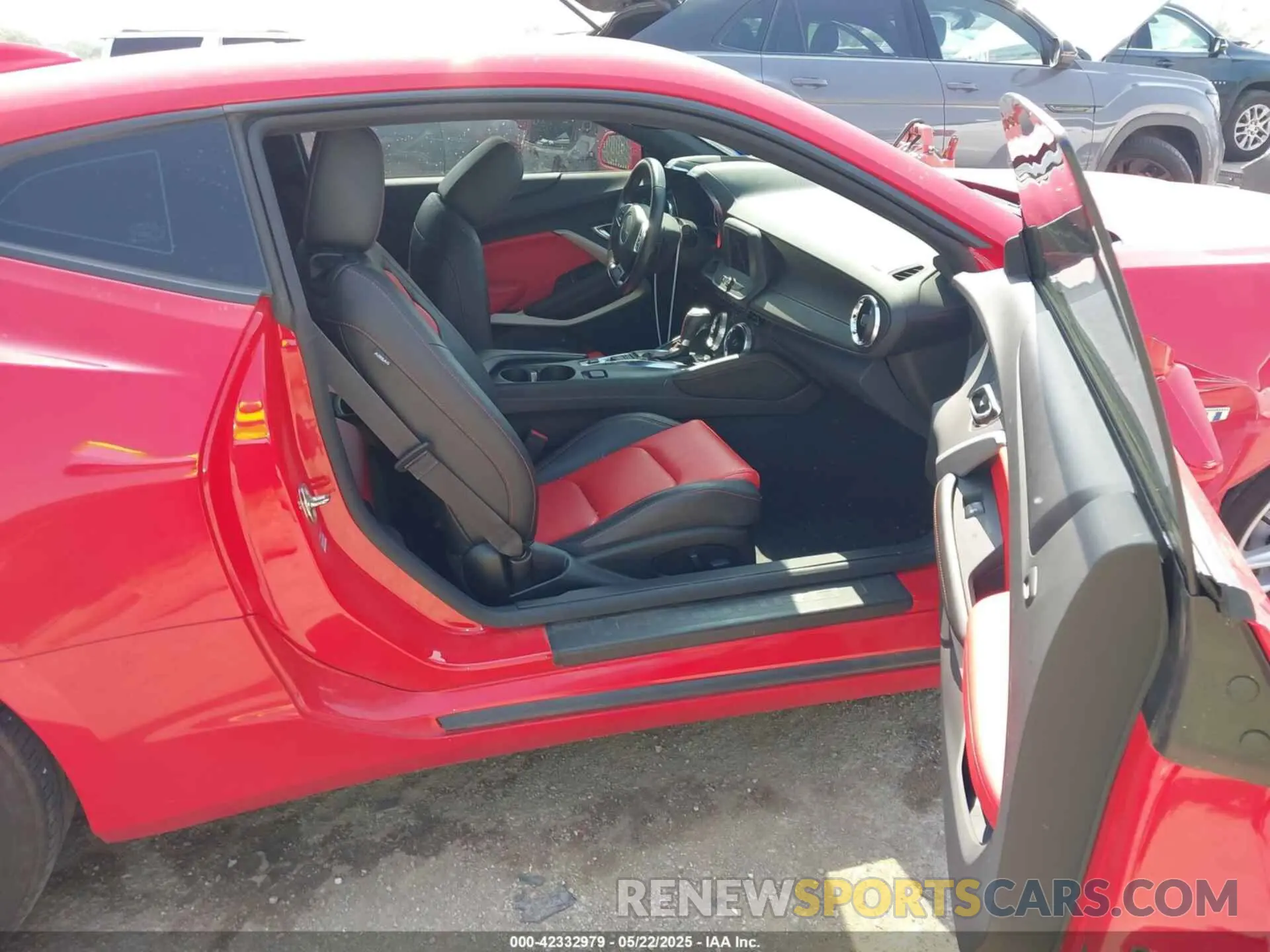5 Photograph of a damaged car 1G1FD1RS2N0122626 CHEVROLET CAMARO 2022