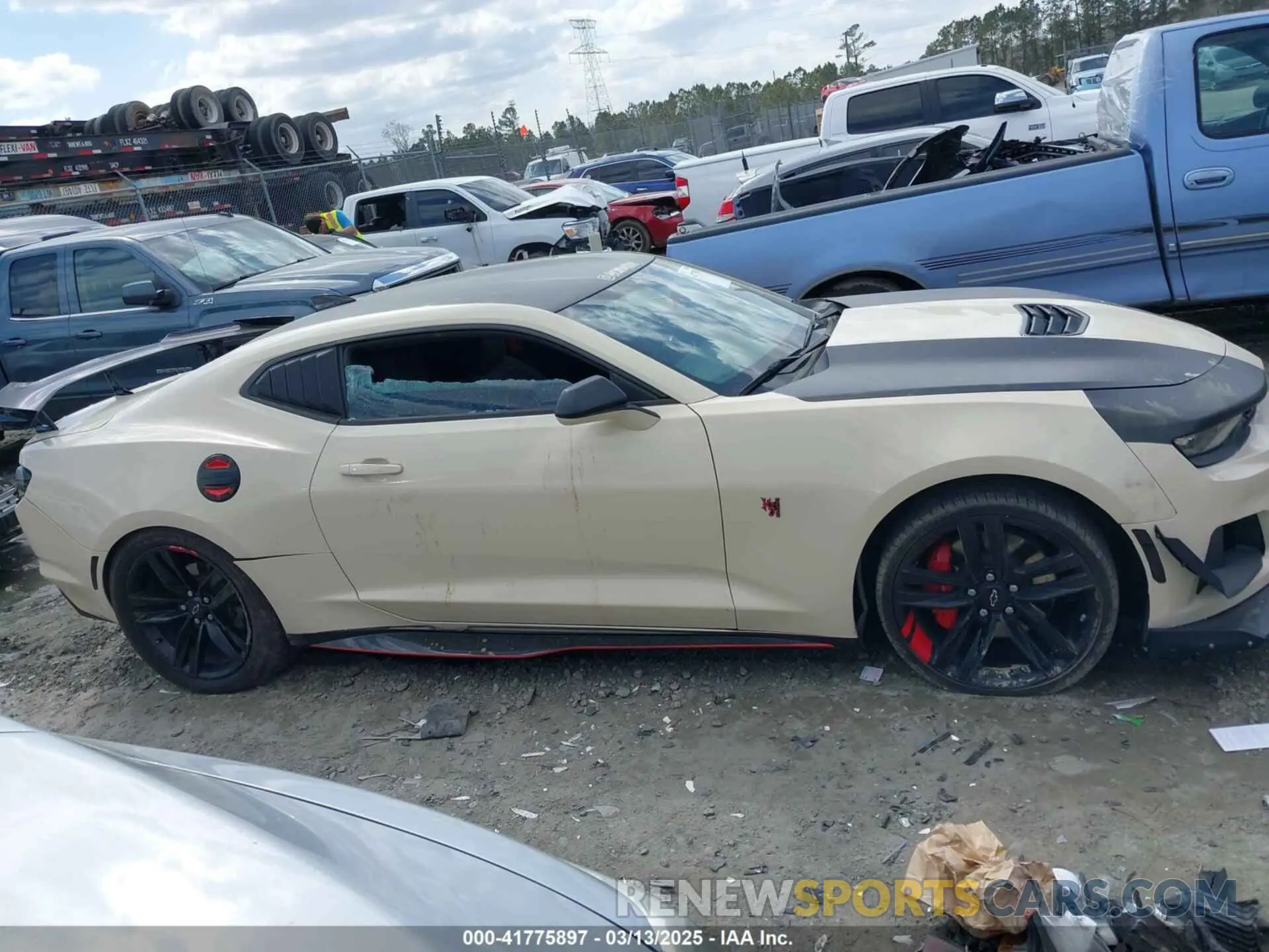 13 Photograph of a damaged car 1G1FF1R79N0127084 CHEVROLET CAMARO 2022