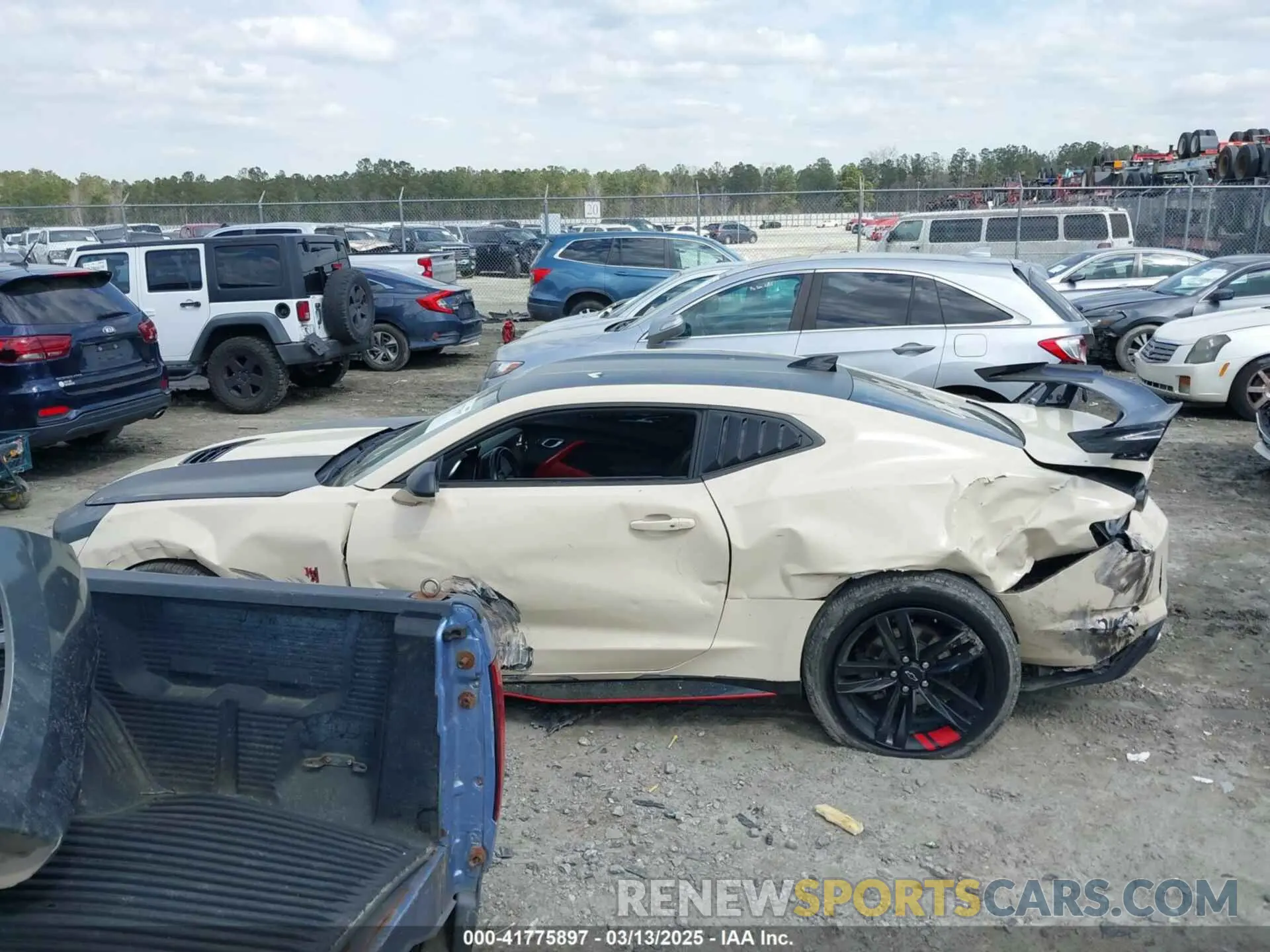 14 Photograph of a damaged car 1G1FF1R79N0127084 CHEVROLET CAMARO 2022
