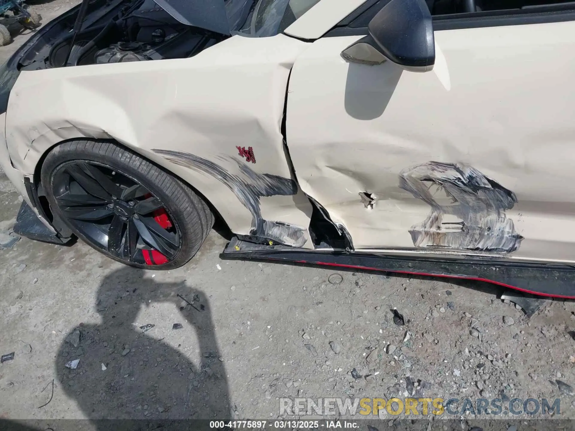 17 Photograph of a damaged car 1G1FF1R79N0127084 CHEVROLET CAMARO 2022