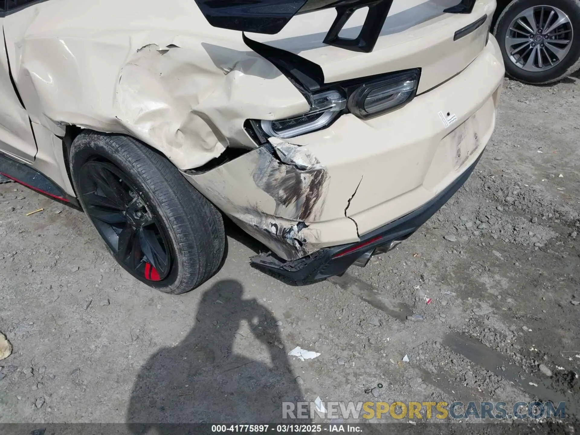 19 Photograph of a damaged car 1G1FF1R79N0127084 CHEVROLET CAMARO 2022