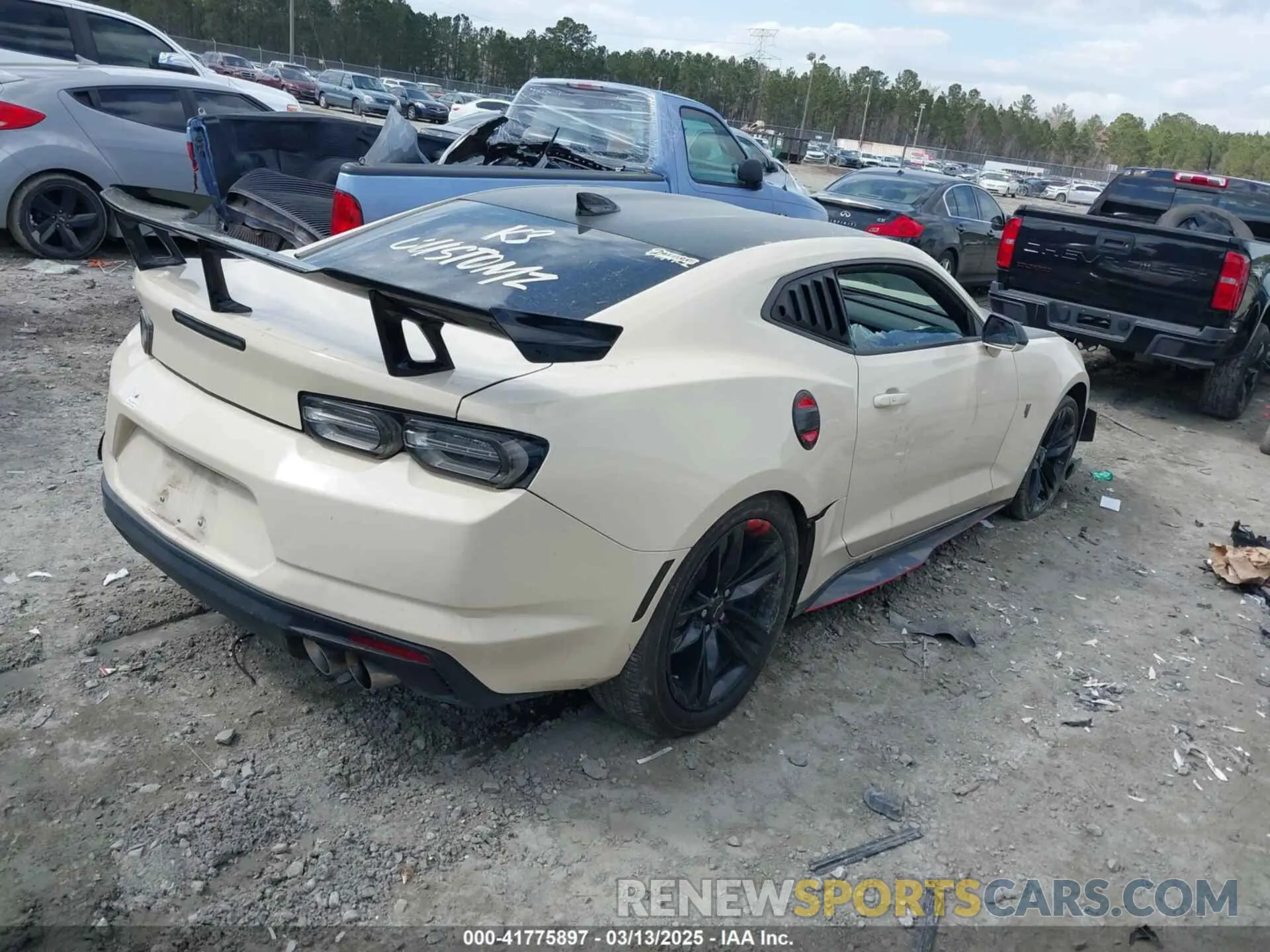 4 Photograph of a damaged car 1G1FF1R79N0127084 CHEVROLET CAMARO 2022