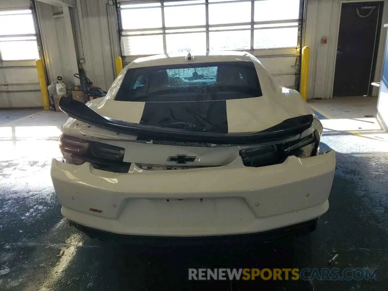 6 Photograph of a damaged car 1G1FH1R72N0111240 CHEVROLET CAMARO 2022