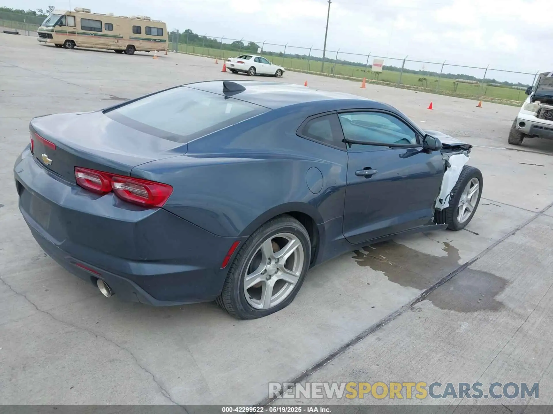 4 Photograph of a damaged car 1G1FB1RS5P0127988 CHEVROLET CAMARO 2023