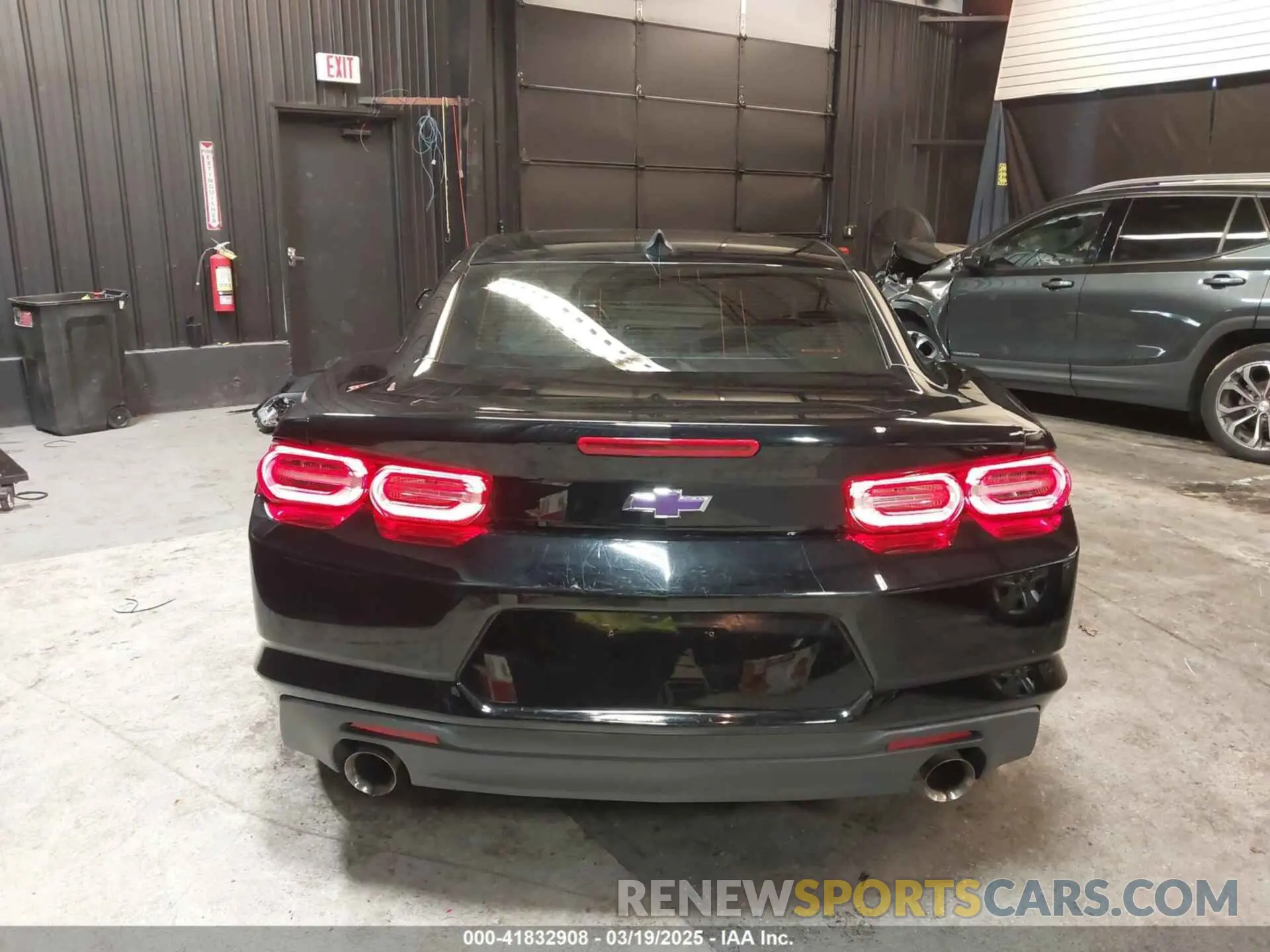 17 Photograph of a damaged car 1G1FB1RX9P0143512 CHEVROLET CAMARO 2023