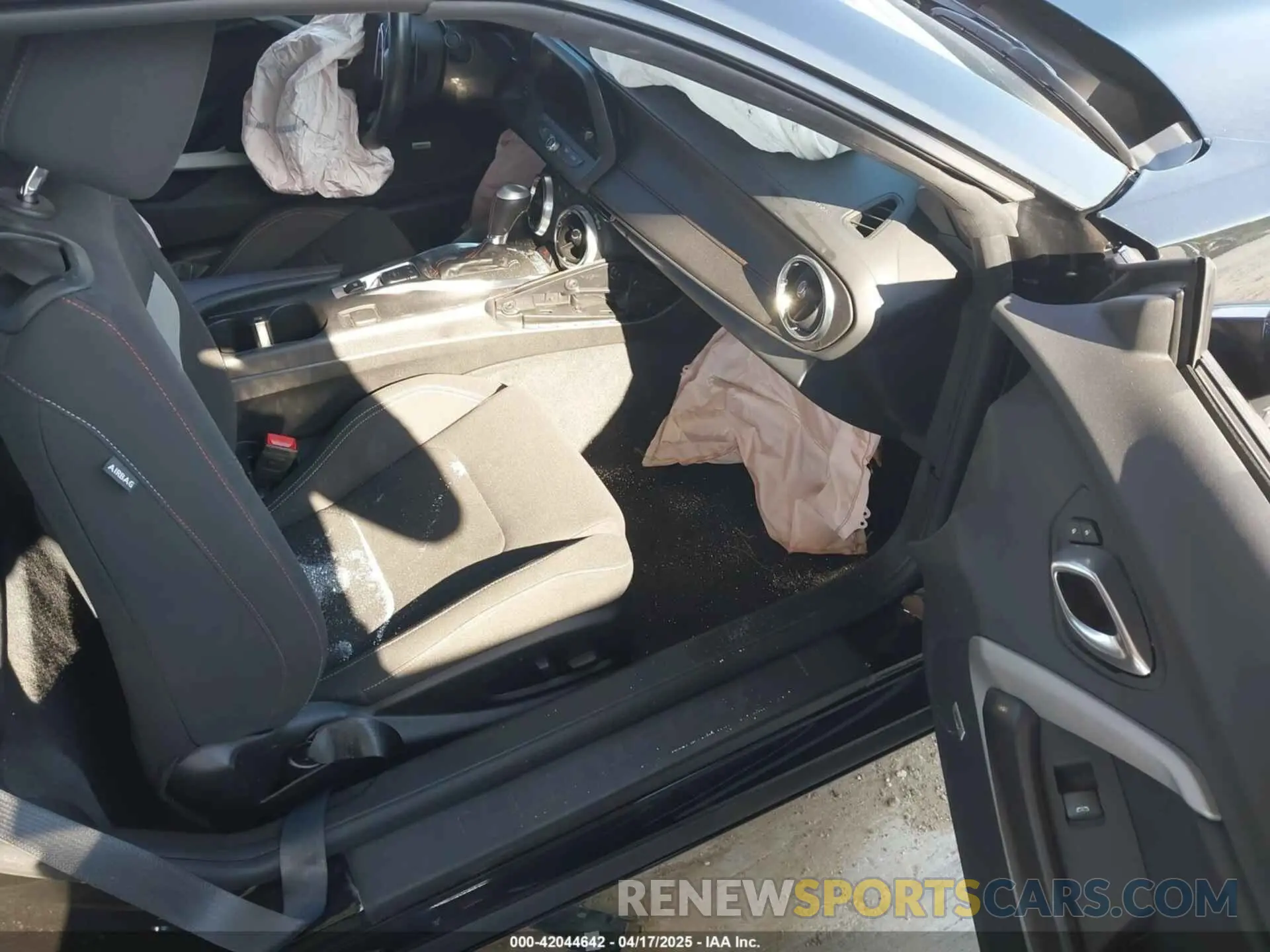5 Photograph of a damaged car 1G1FB3DS5R0108864 CHEVROLET CAMARO 2024