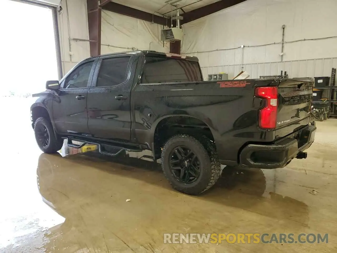 2 Photograph of a damaged car 3GCPYCEF1LG181616 CHEVROLET C/K1500 2020