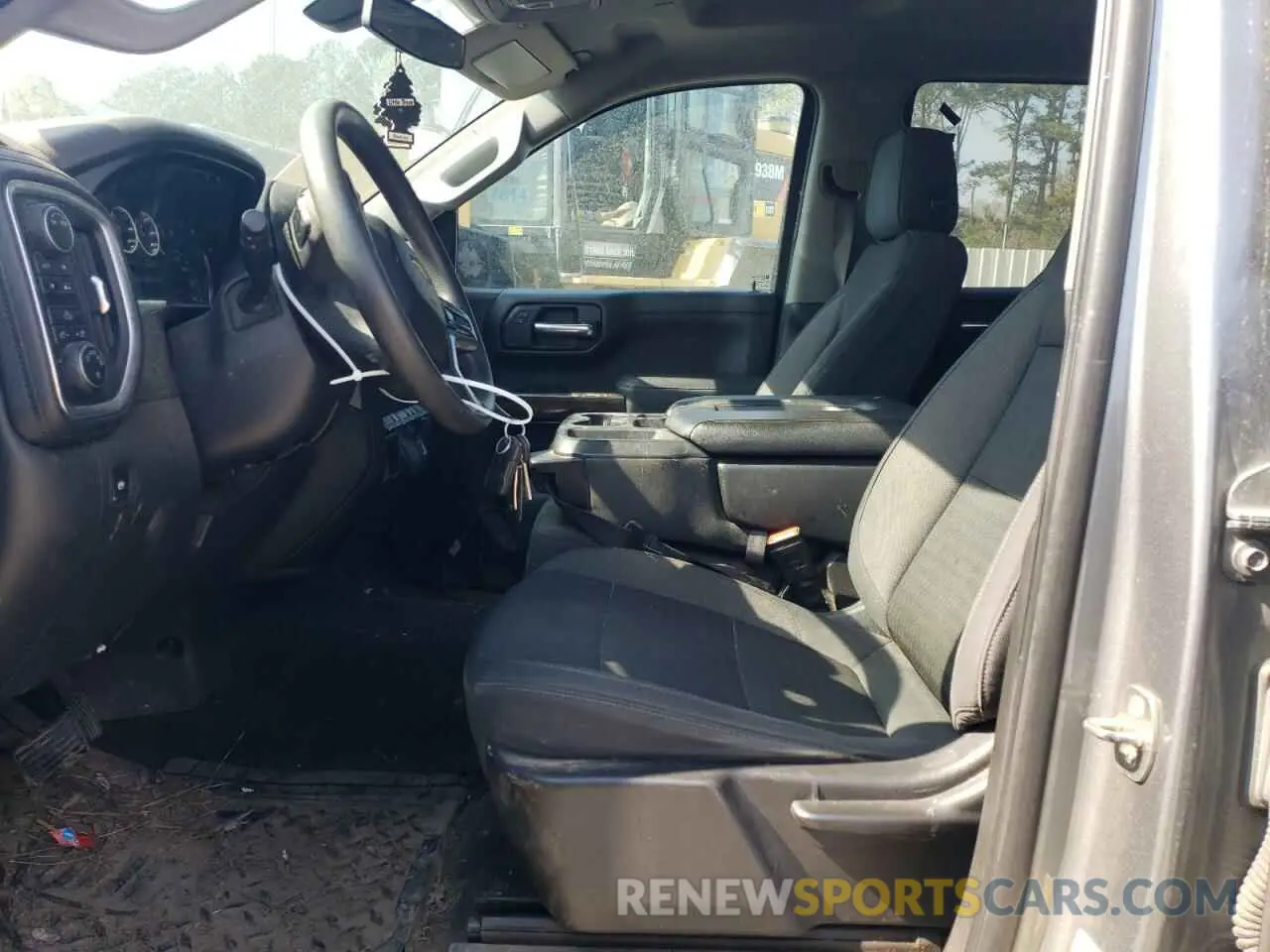 7 Photograph of a damaged car 3GCUYDED0LG157850 CHEVROLET C/K2500 2020