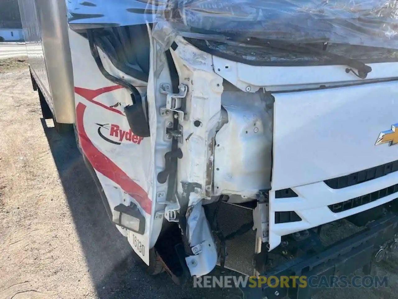 8 Photograph of a damaged car JALCDW160L7010058 CHEVROLET C/K4500 2020