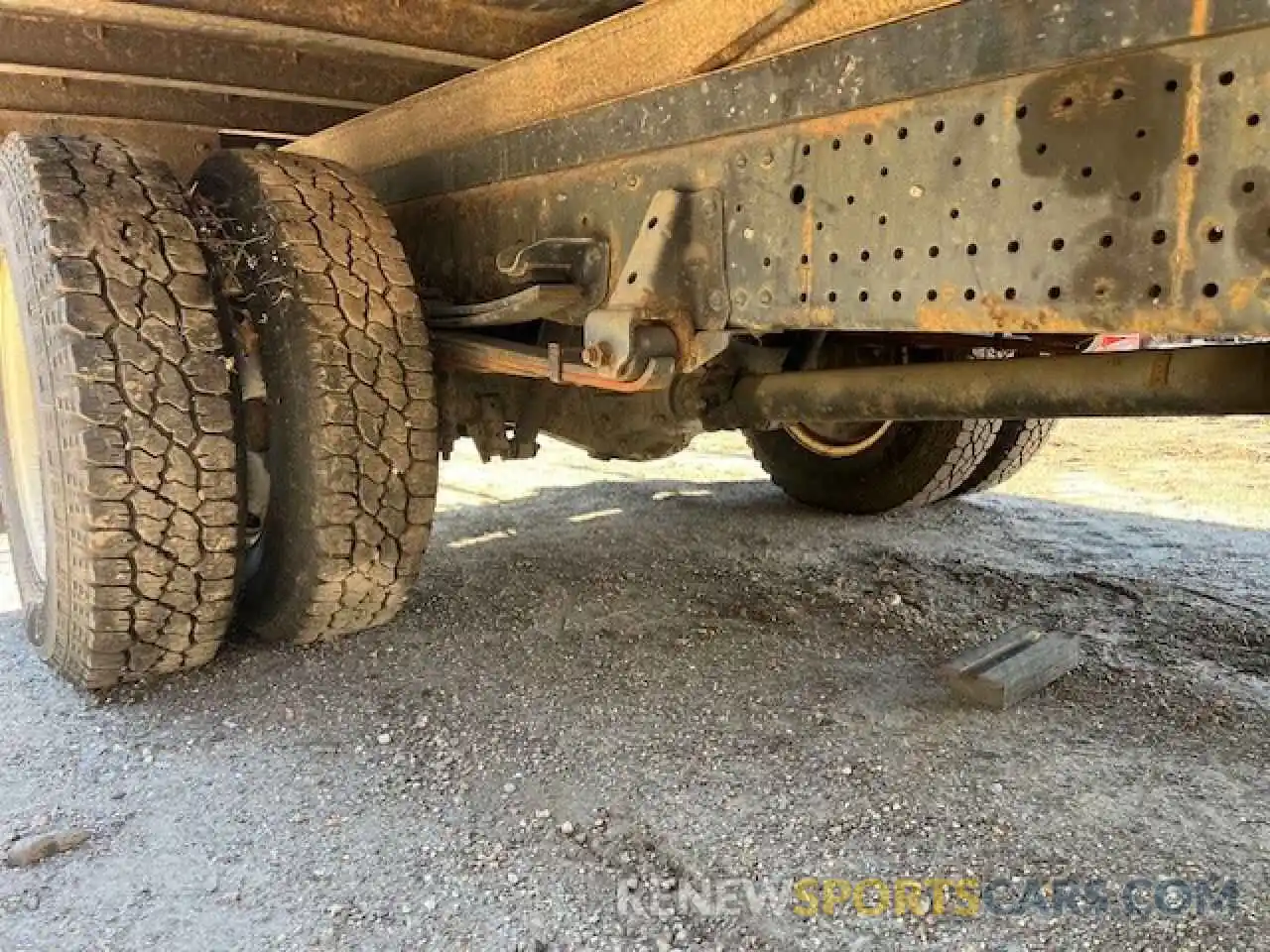 9 Photograph of a damaged car JALCDW160L7010058 CHEVROLET C/K4500 2020