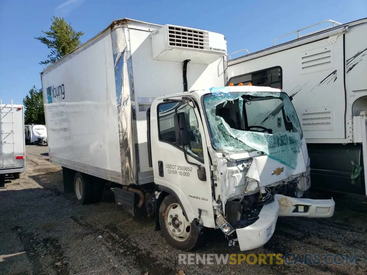 4 Photograph of a damaged car JALCDW169P7K01385 CHEVROLET C/K4500 2023