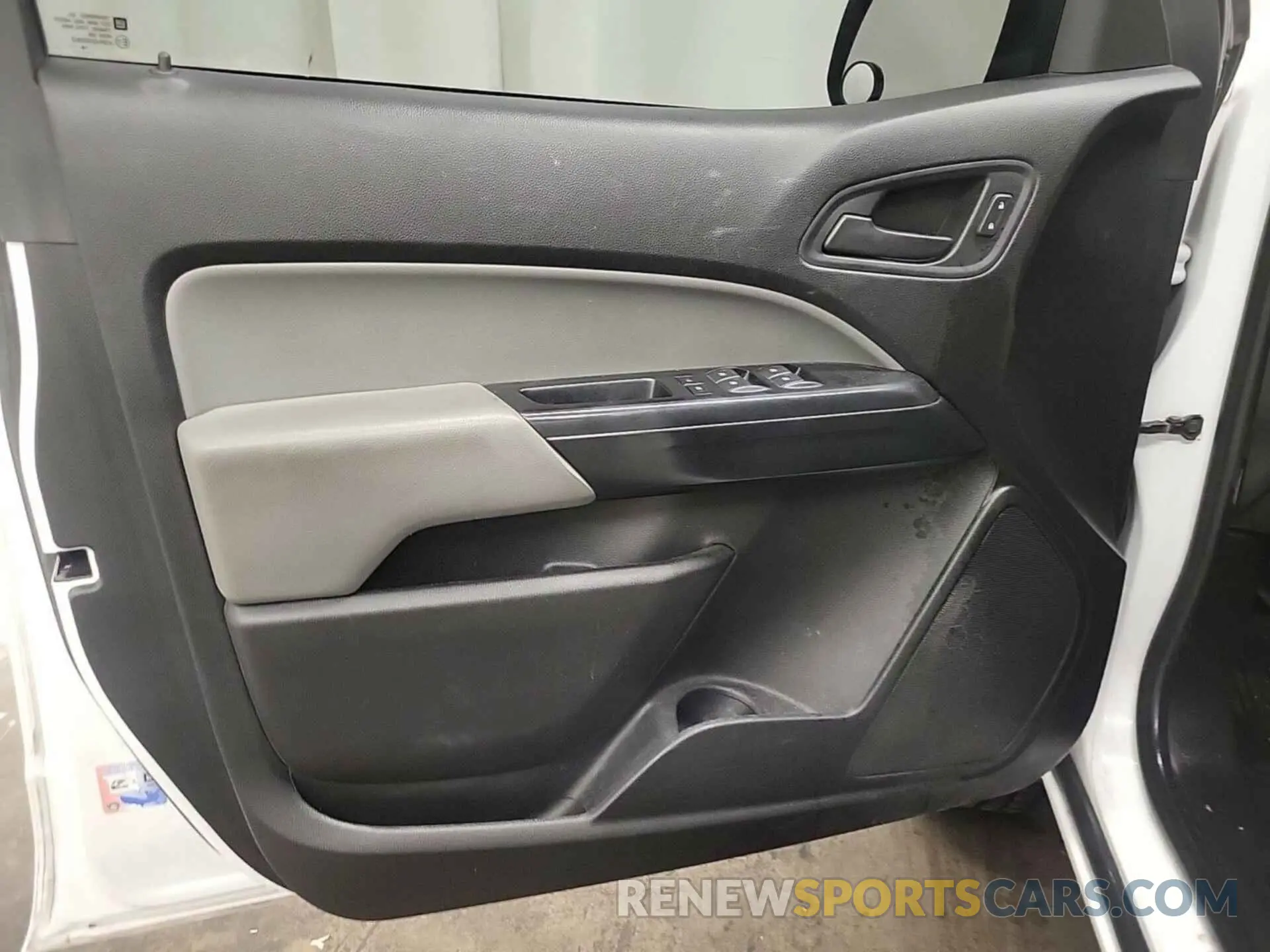 12 Photograph of a damaged car 1GCGSBEA5K1181390 CHEVROLET COLORADO 2019