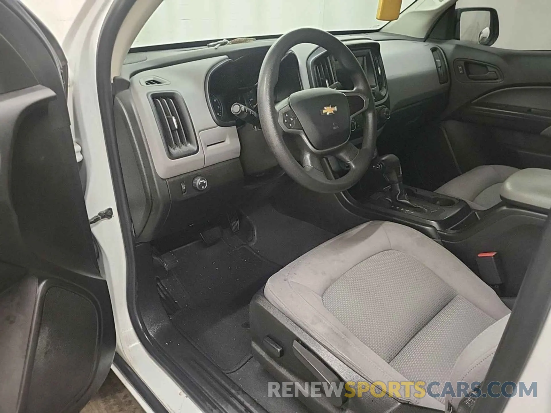 19 Photograph of a damaged car 1GCGSBEA5K1181390 CHEVROLET COLORADO 2019