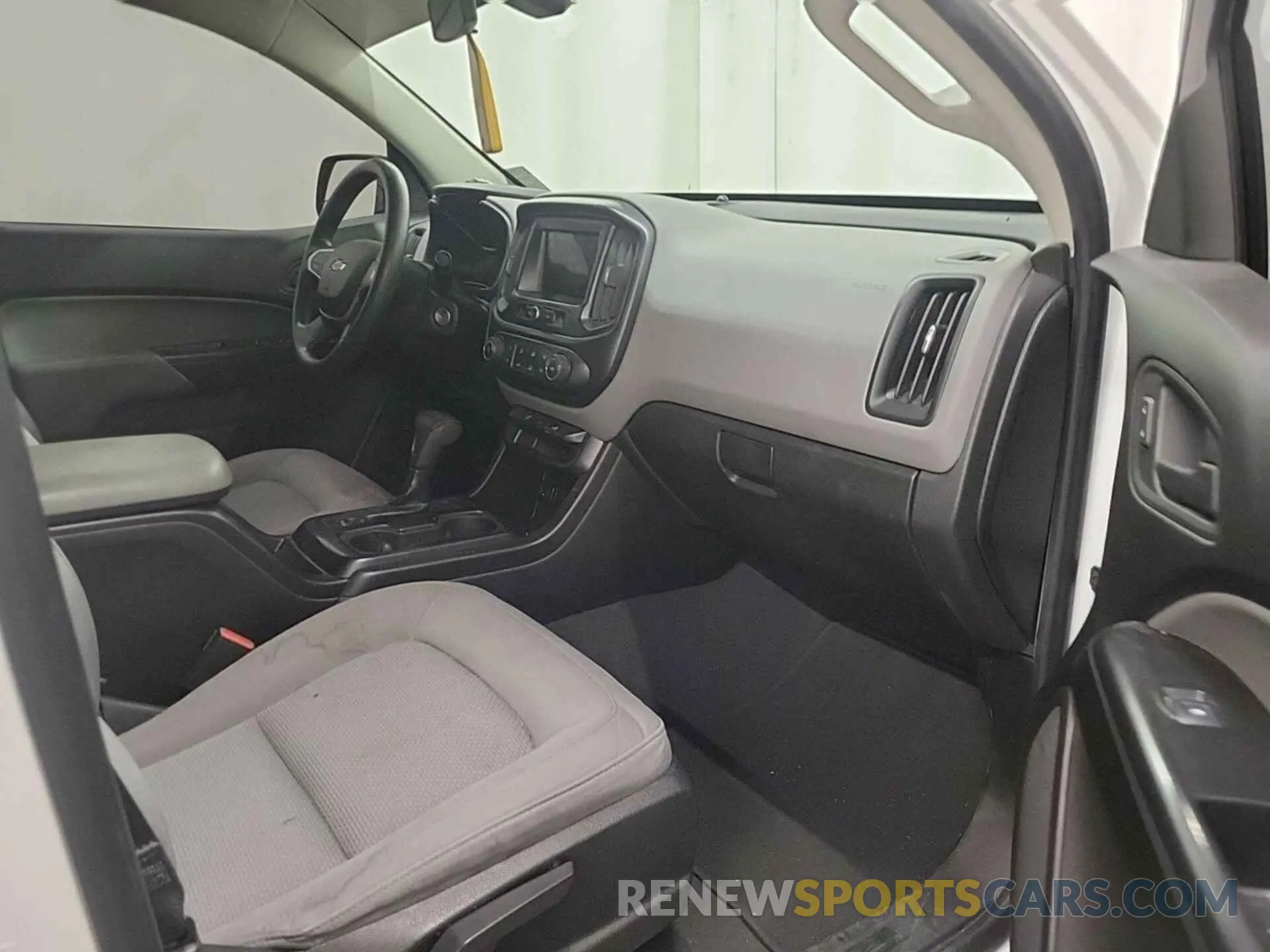 8 Photograph of a damaged car 1GCGSBEA5K1181390 CHEVROLET COLORADO 2019