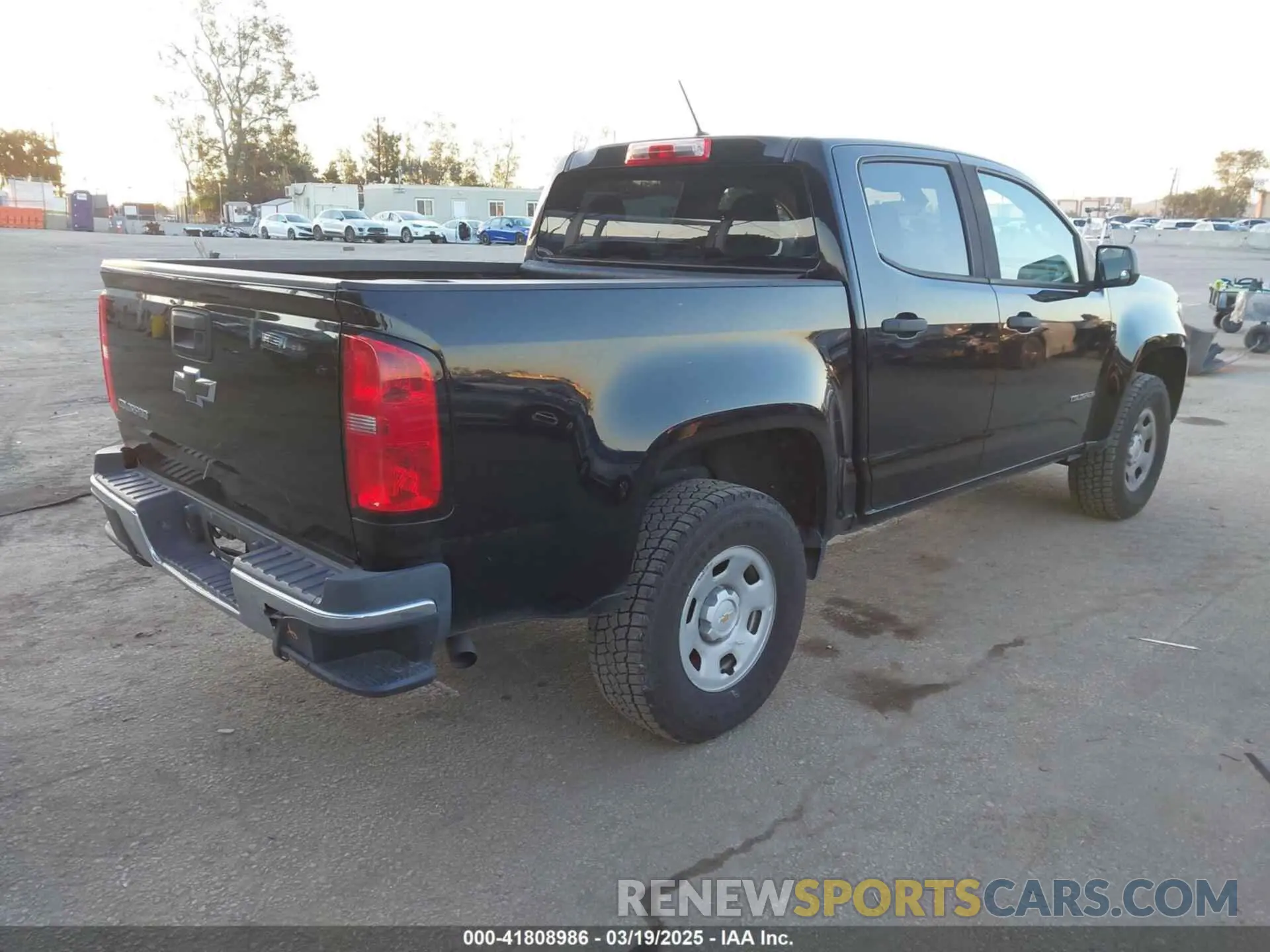 4 Photograph of a damaged car 1GCGSBEA7K1125693 CHEVROLET COLORADO 2019