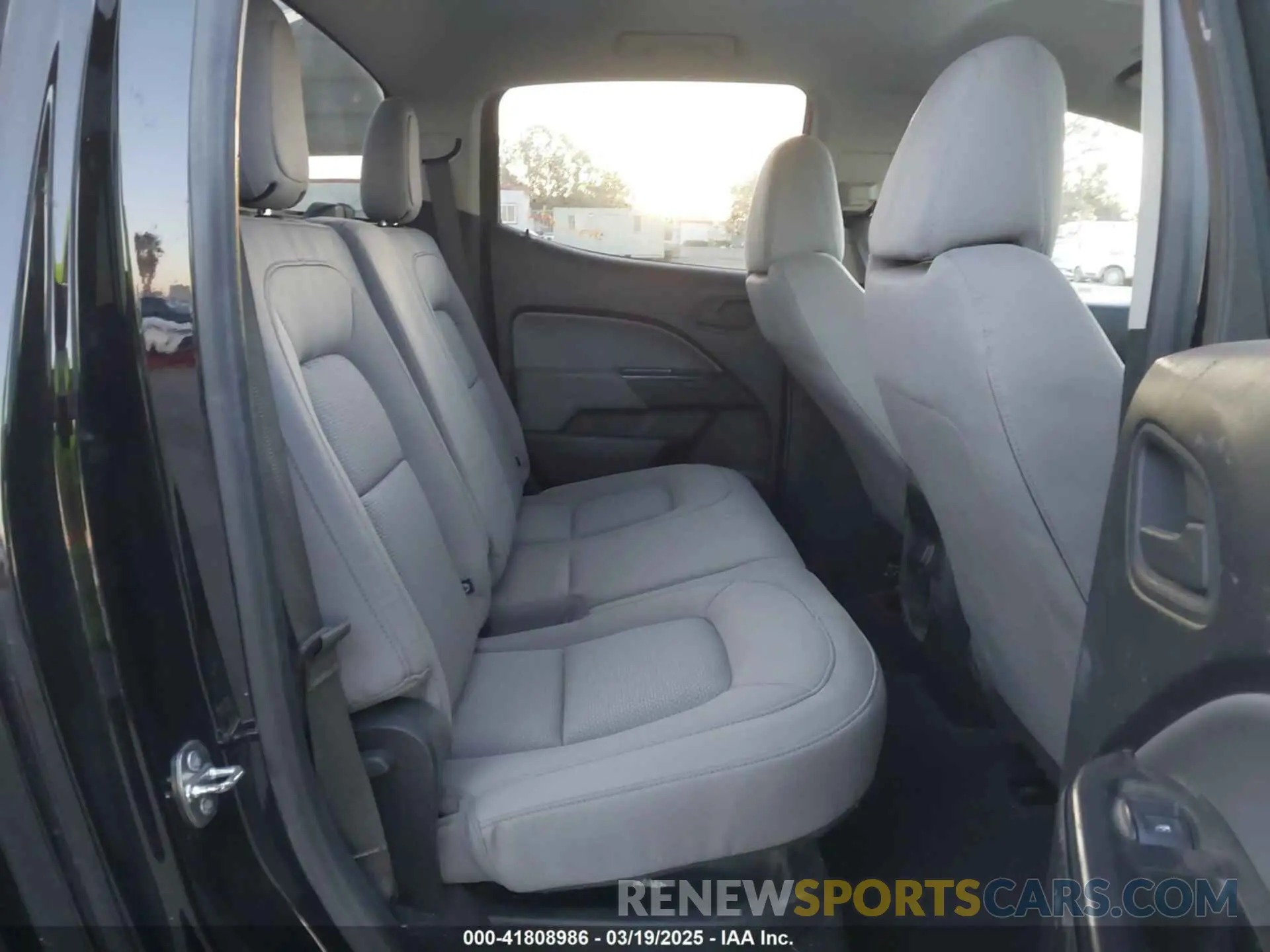 8 Photograph of a damaged car 1GCGSBEA7K1125693 CHEVROLET COLORADO 2019