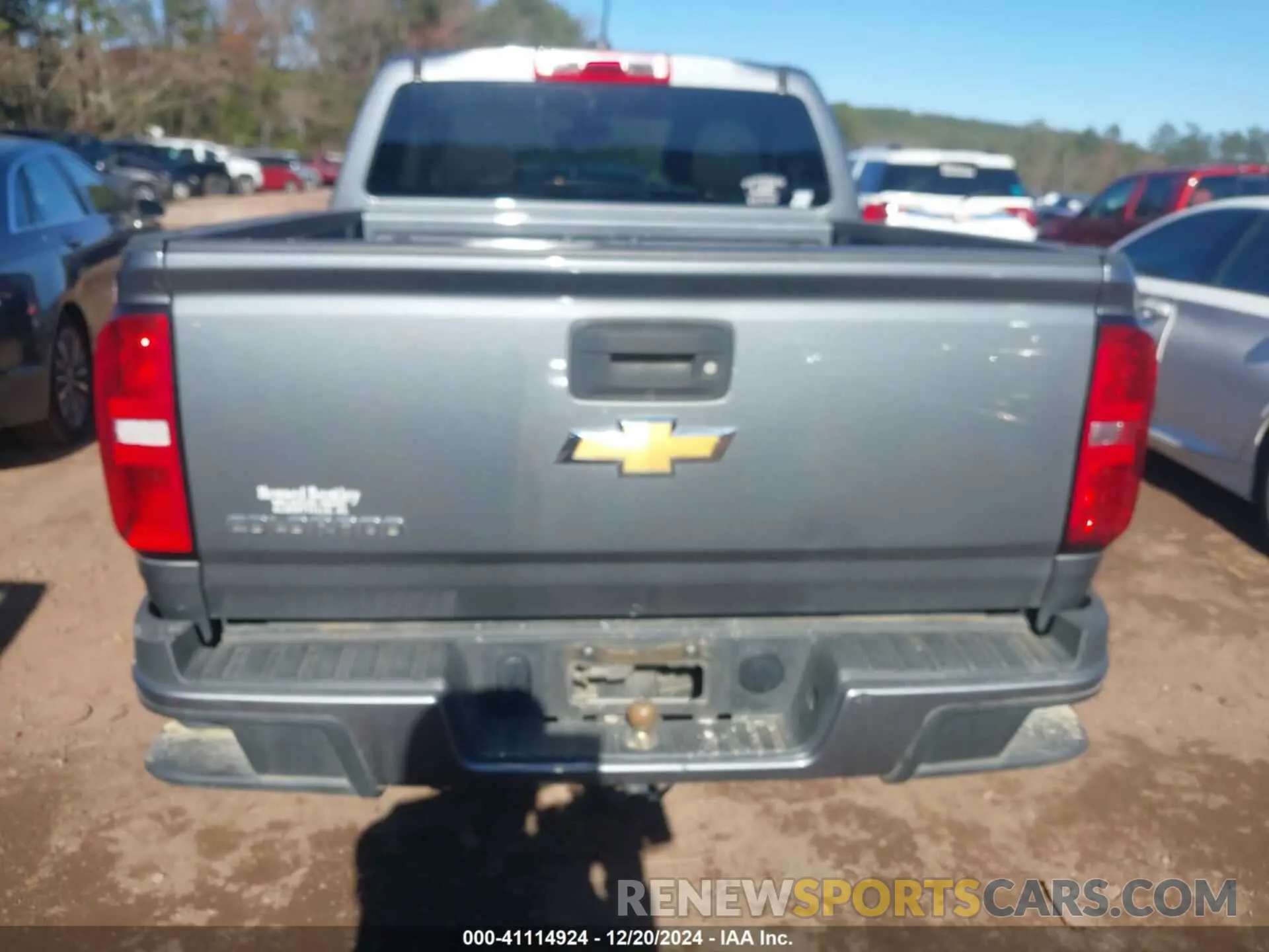 16 Photograph of a damaged car 1GCGSBEA8K1262061 CHEVROLET COLORADO 2019