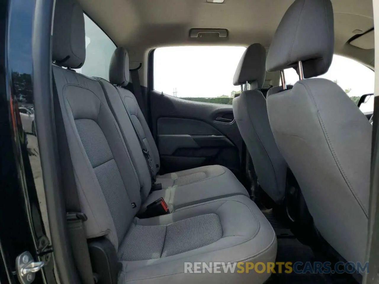 10 Photograph of a damaged car 1GCGSBEAXK1108984 CHEVROLET COLORADO 2019