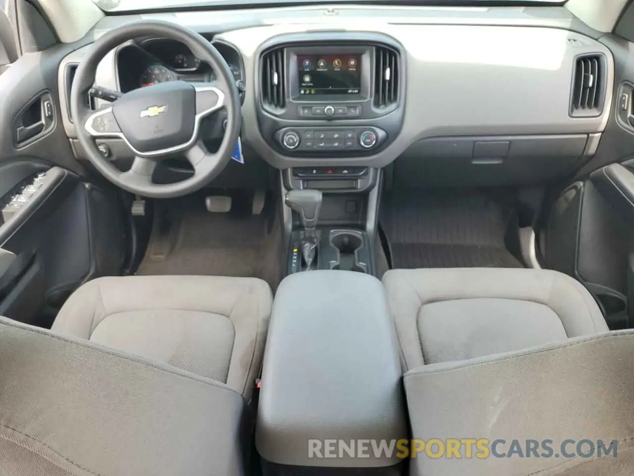 8 Photograph of a damaged car 1GCGSBEAXK1108984 CHEVROLET COLORADO 2019