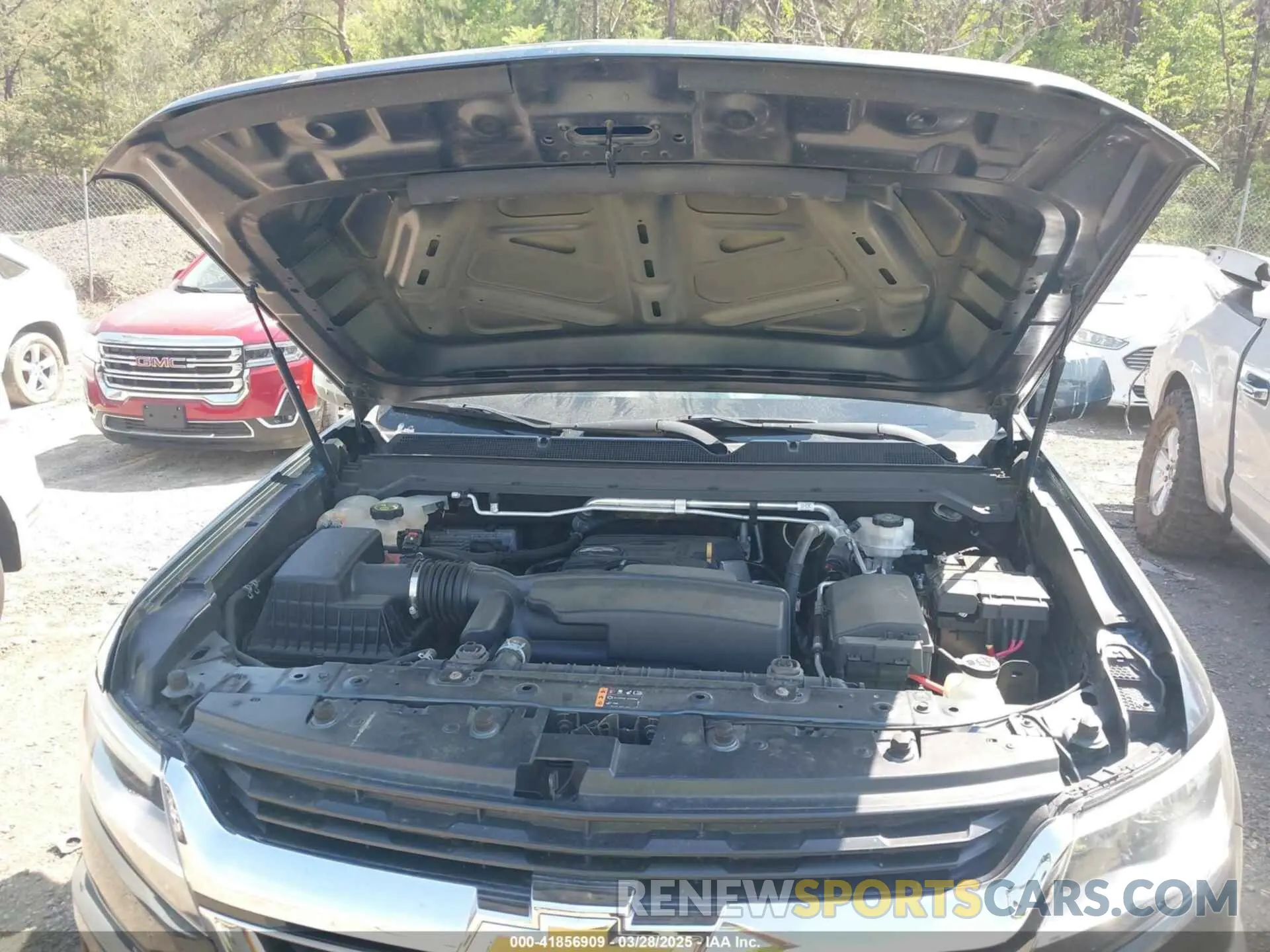 10 Photograph of a damaged car 1GCGSBEAXK1174709 CHEVROLET COLORADO 2019
