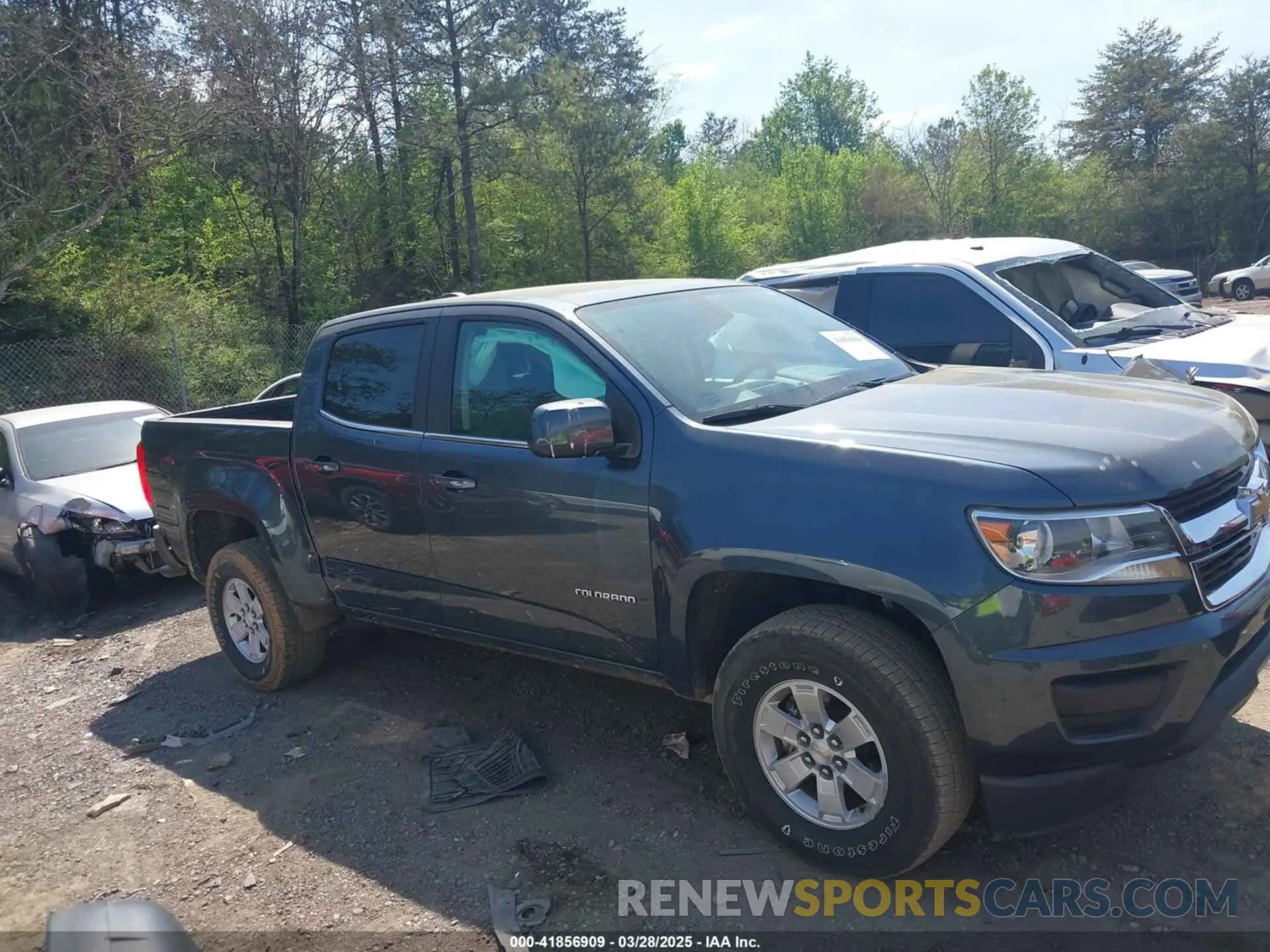13 Photograph of a damaged car 1GCGSBEAXK1174709 CHEVROLET COLORADO 2019