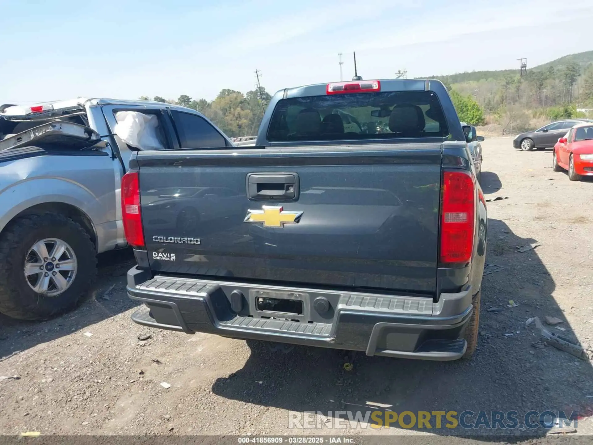 16 Photograph of a damaged car 1GCGSBEAXK1174709 CHEVROLET COLORADO 2019