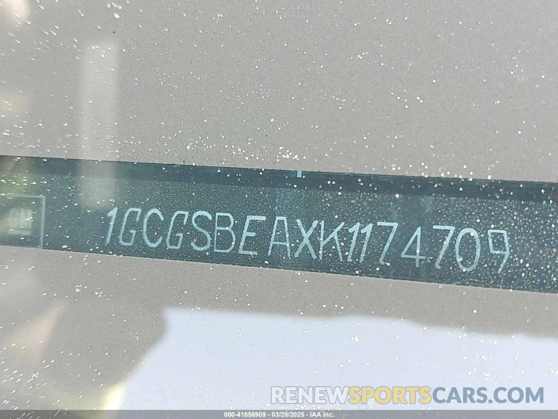 9 Photograph of a damaged car 1GCGSBEAXK1174709 CHEVROLET COLORADO 2019