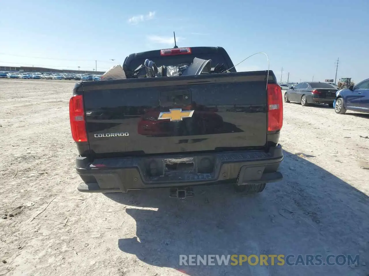 6 Photograph of a damaged car 1GCGSBEAXK1182714 CHEVROLET COLORADO 2019