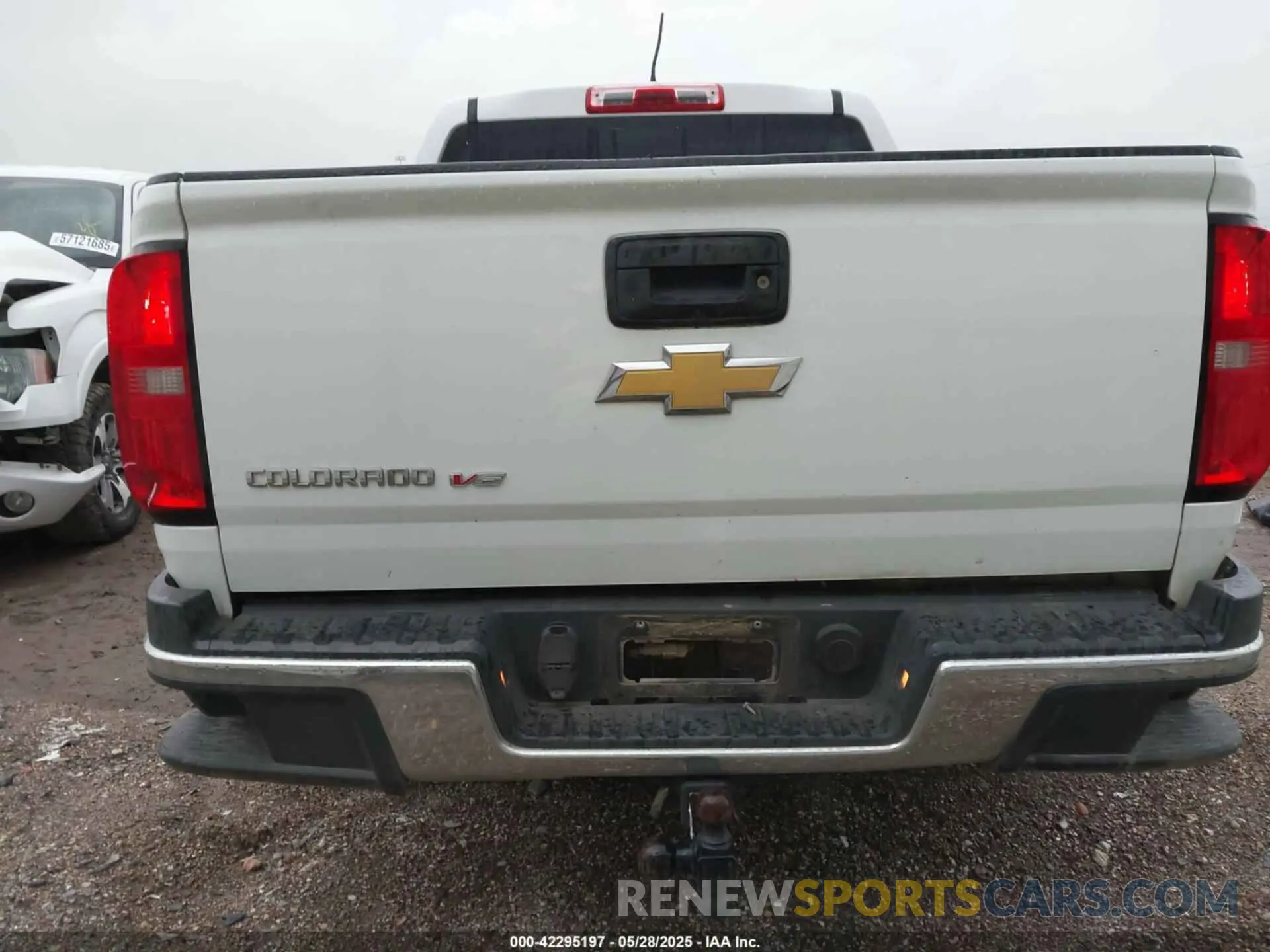 17 Photograph of a damaged car 1GCGSBEN0K1254202 CHEVROLET COLORADO 2019