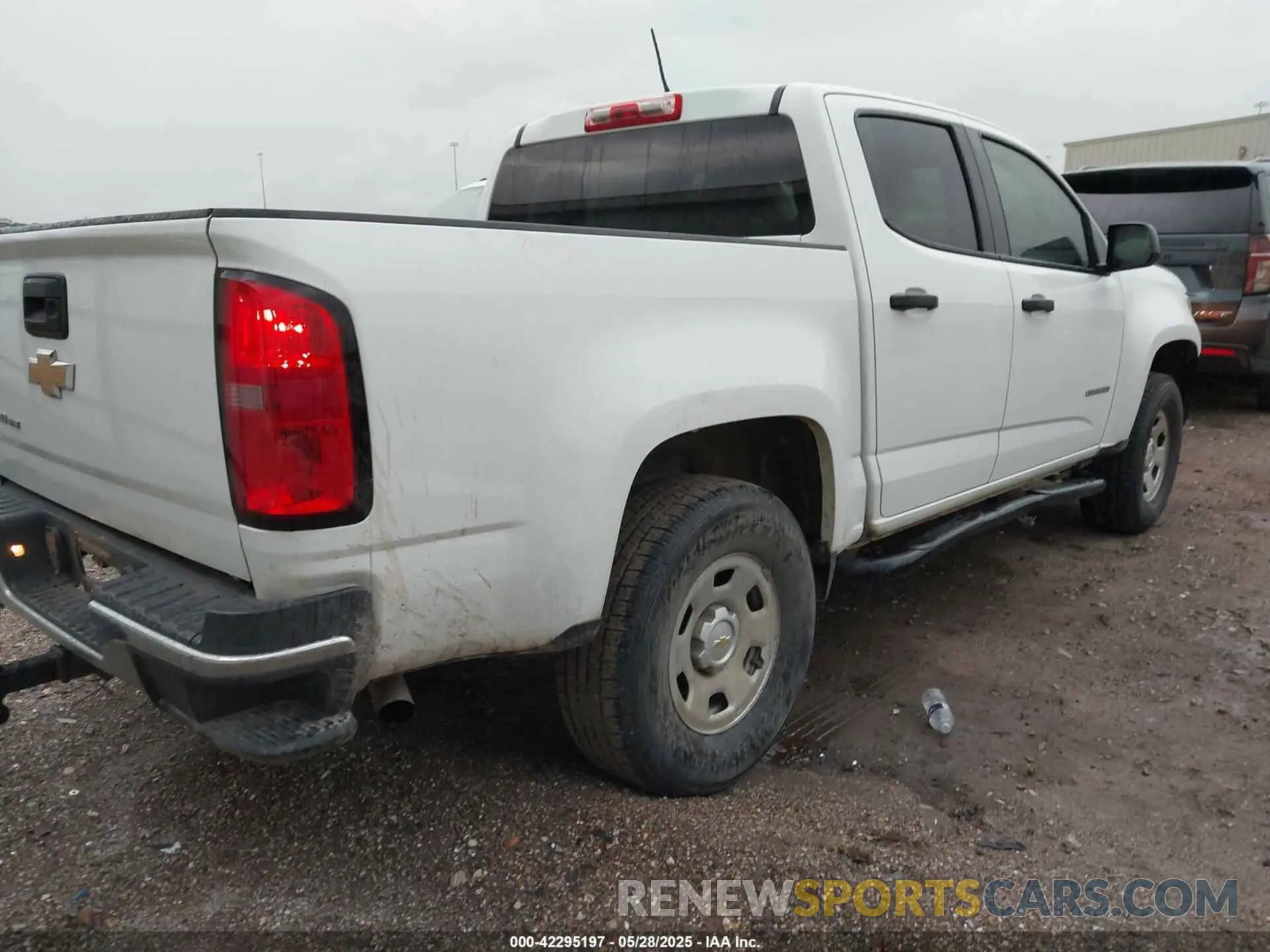 4 Photograph of a damaged car 1GCGSBEN0K1254202 CHEVROLET COLORADO 2019