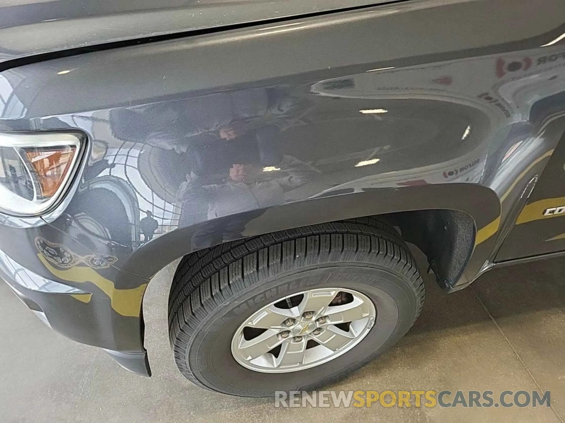 10 Photograph of a damaged car 1GCGSBEN0K1305522 CHEVROLET COLORADO 2019