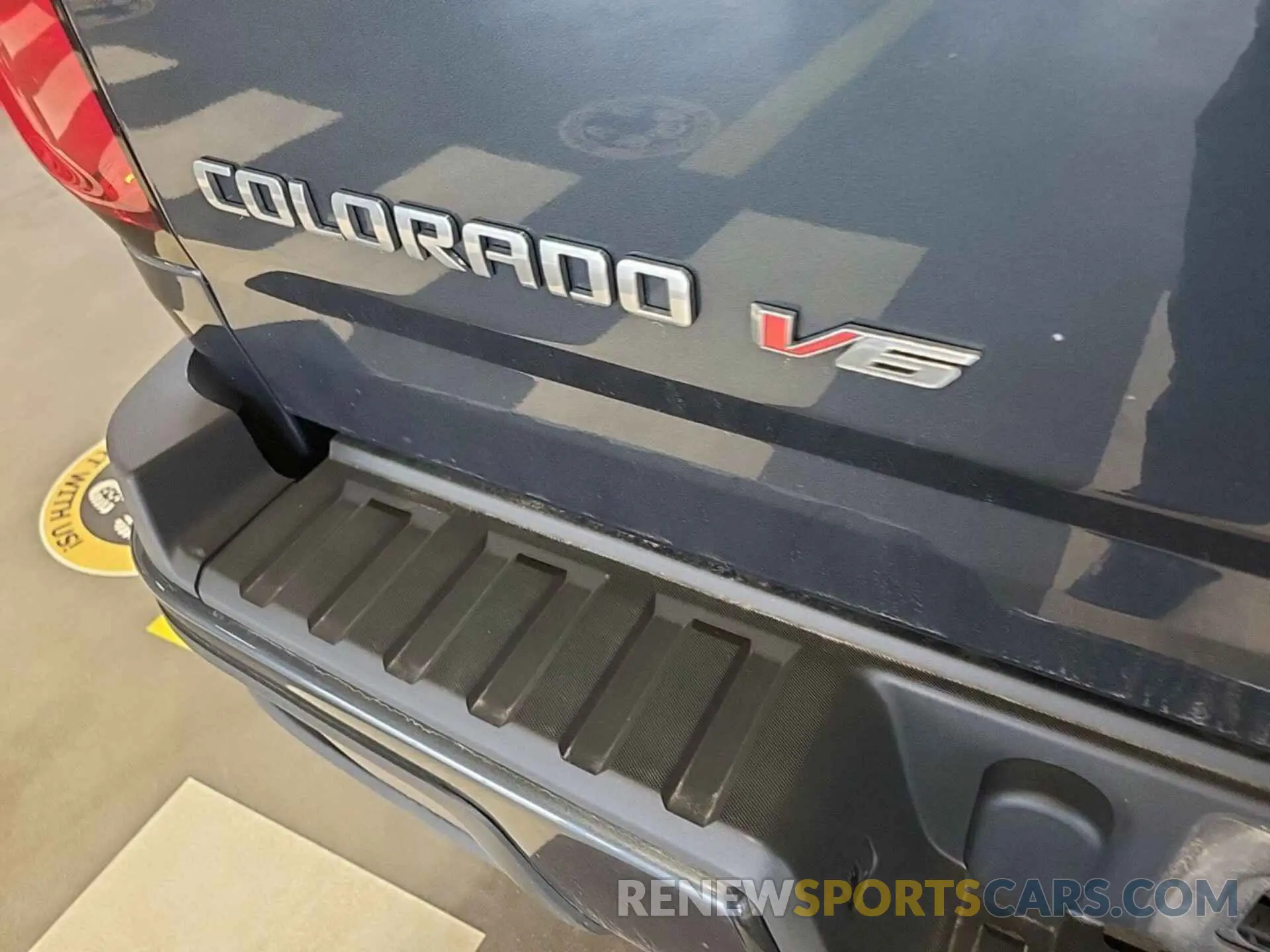11 Photograph of a damaged car 1GCGSBEN0K1305522 CHEVROLET COLORADO 2019