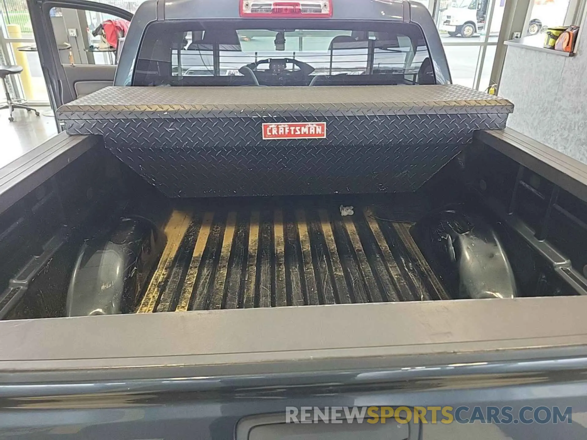 28 Photograph of a damaged car 1GCGSBEN0K1305522 CHEVROLET COLORADO 2019