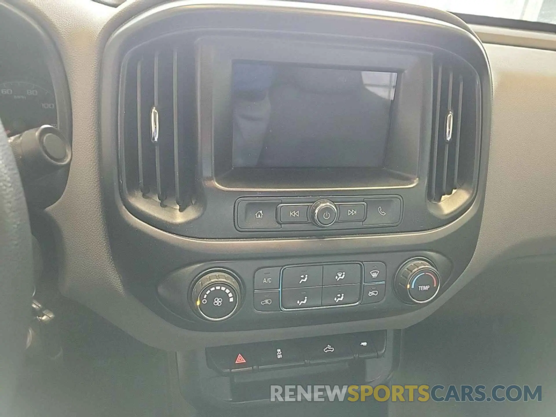 32 Photograph of a damaged car 1GCGSBEN0K1305522 CHEVROLET COLORADO 2019
