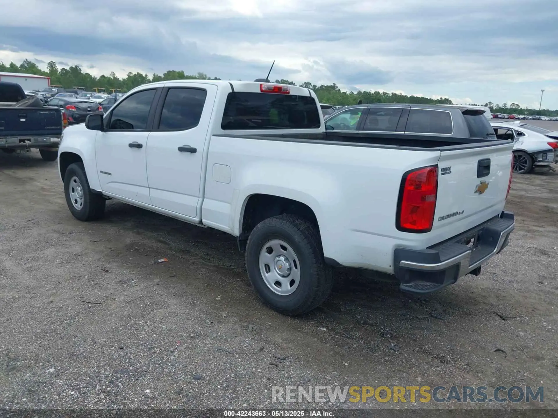 3 Photograph of a damaged car 1GCGSBEN2K1124325 CHEVROLET COLORADO 2019