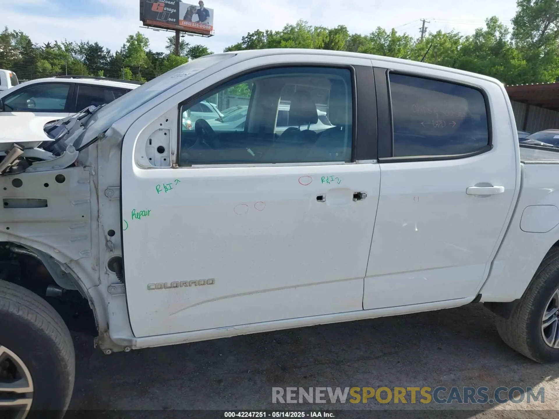 15 Photograph of a damaged car 1GCGSBEN2K1153095 CHEVROLET COLORADO 2019