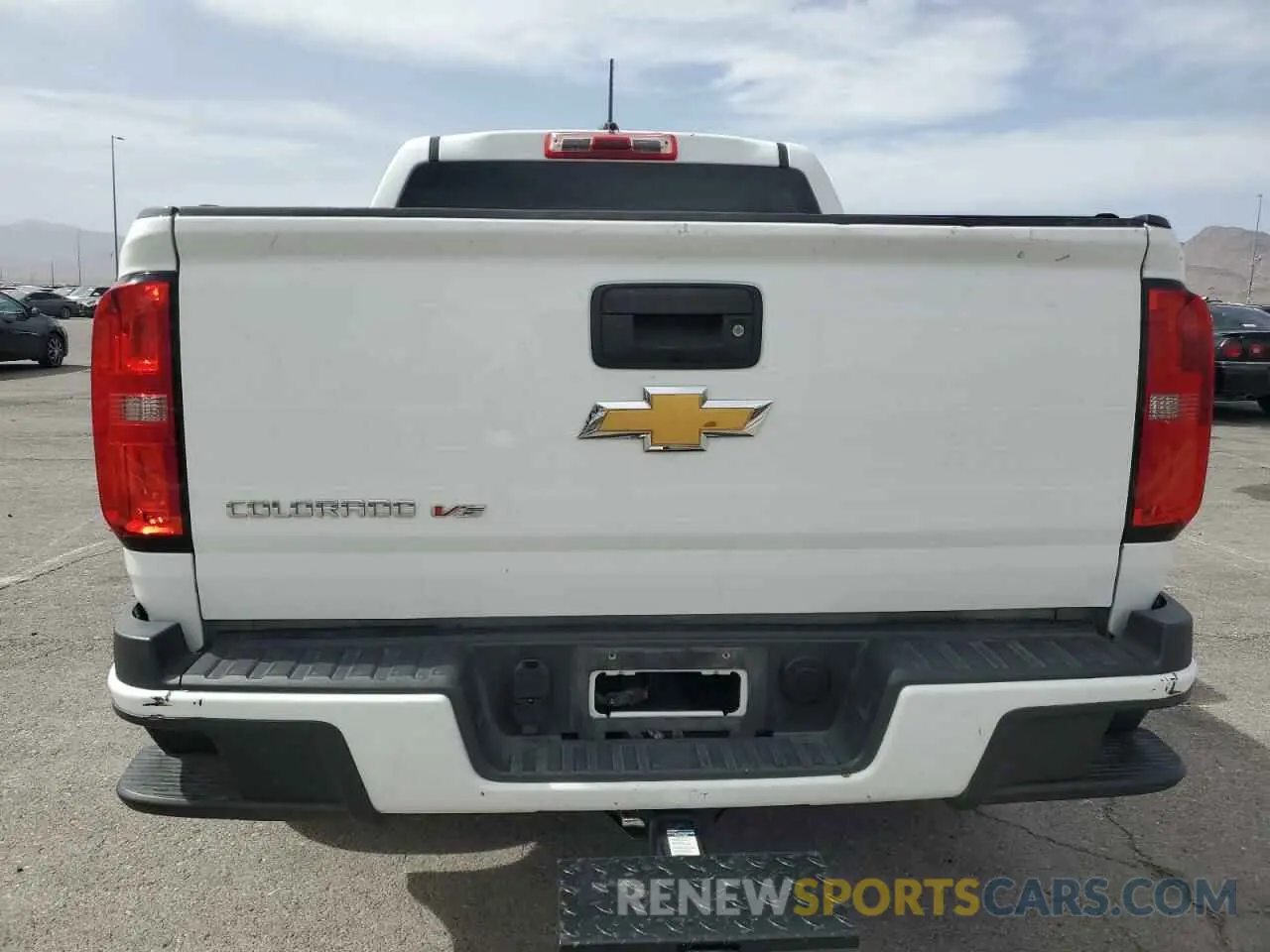 6 Photograph of a damaged car 1GCGSBEN2K1300578 CHEVROLET COLORADO 2019