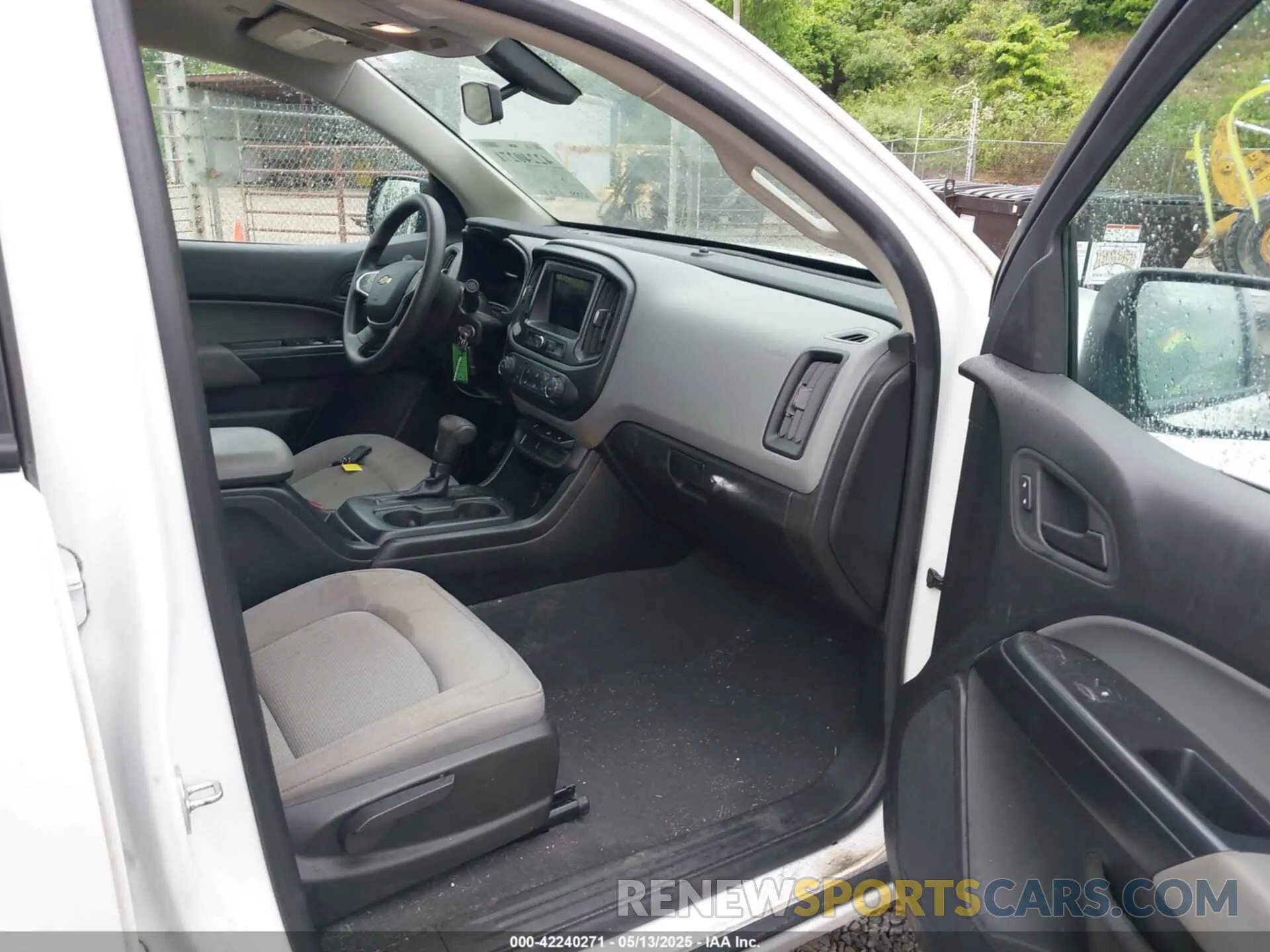 5 Photograph of a damaged car 1GCGSBEN2K1332088 CHEVROLET COLORADO 2019