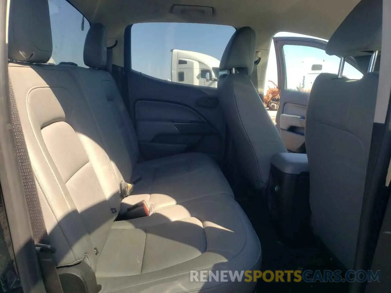 11 Photograph of a damaged car 1GCGSBEN3K1100695 CHEVROLET COLORADO 2019