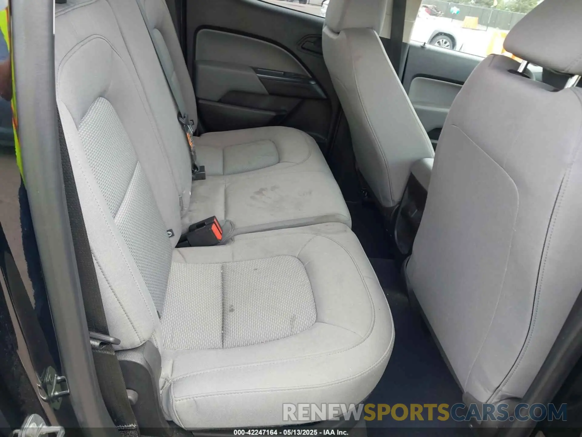8 Photograph of a damaged car 1GCGSBEN6K1146263 CHEVROLET COLORADO 2019