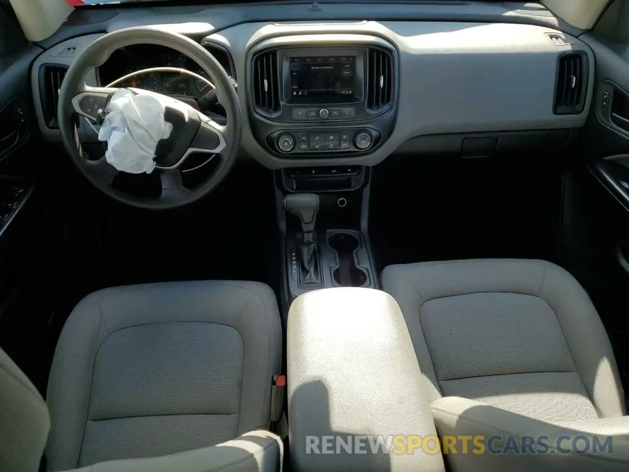 8 Photograph of a damaged car 1GCGSBEN8K1301413 CHEVROLET COLORADO 2019