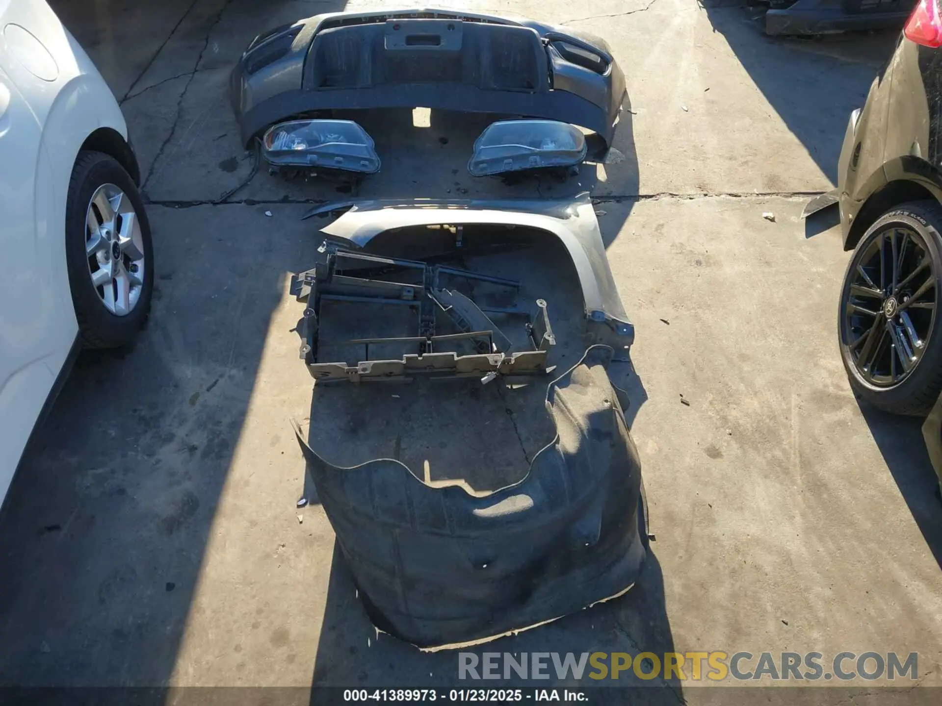 12 Photograph of a damaged car 1GCGSBEN9K1204074 CHEVROLET COLORADO 2019
