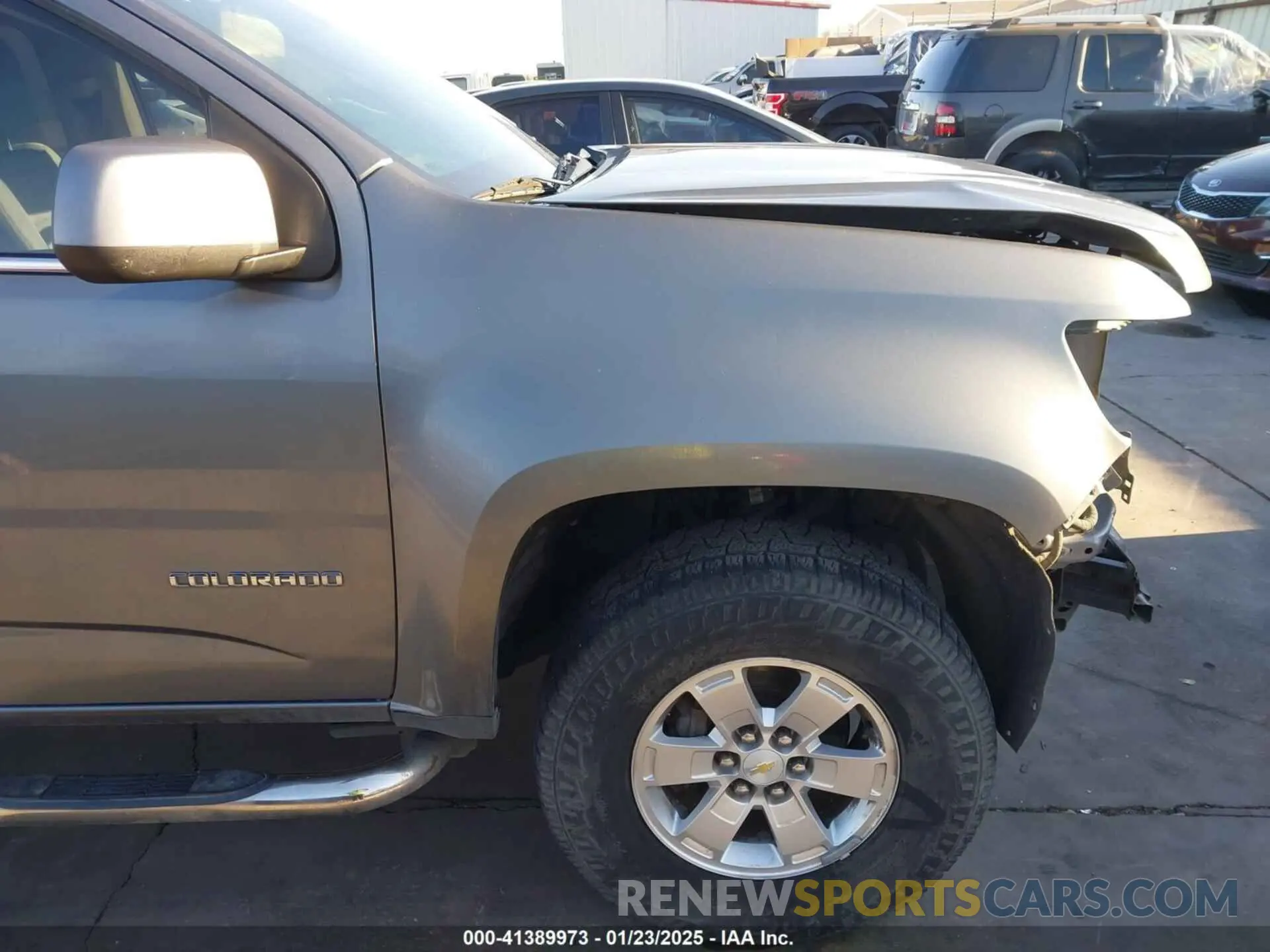 19 Photograph of a damaged car 1GCGSBEN9K1204074 CHEVROLET COLORADO 2019