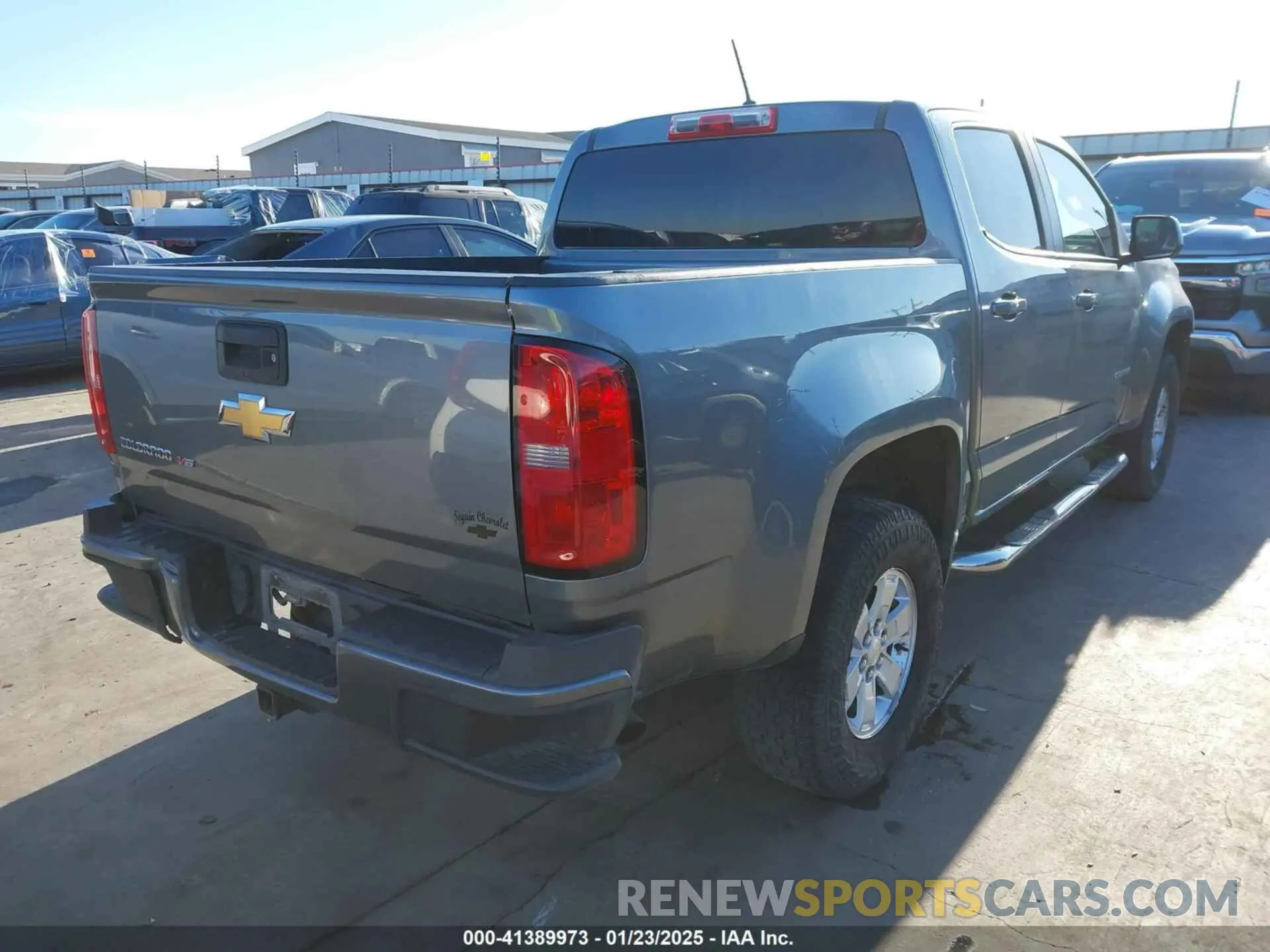 4 Photograph of a damaged car 1GCGSBEN9K1204074 CHEVROLET COLORADO 2019