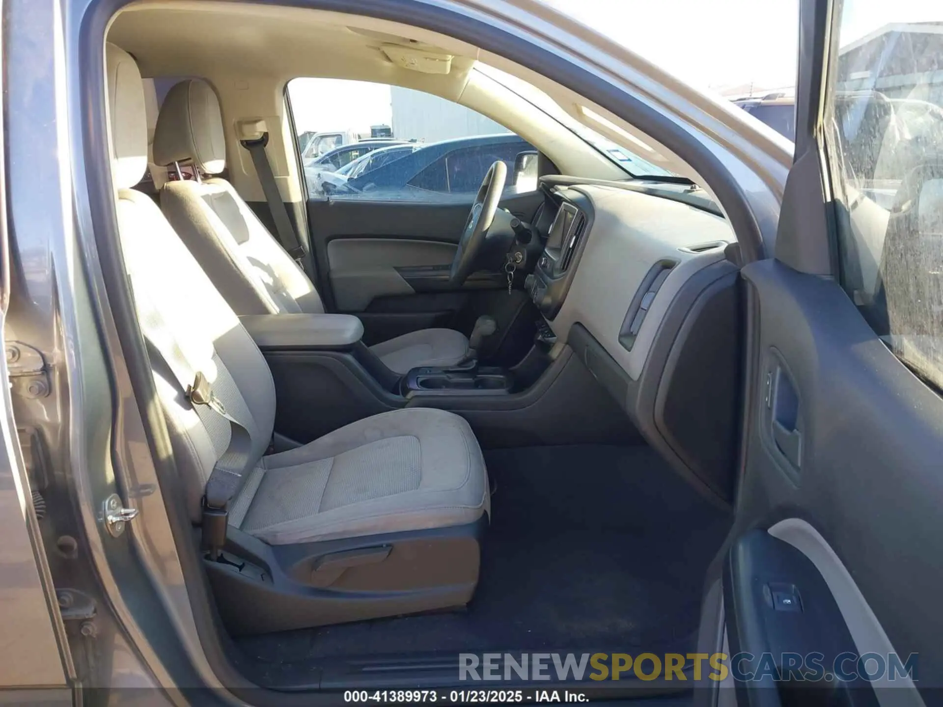 5 Photograph of a damaged car 1GCGSBEN9K1204074 CHEVROLET COLORADO 2019
